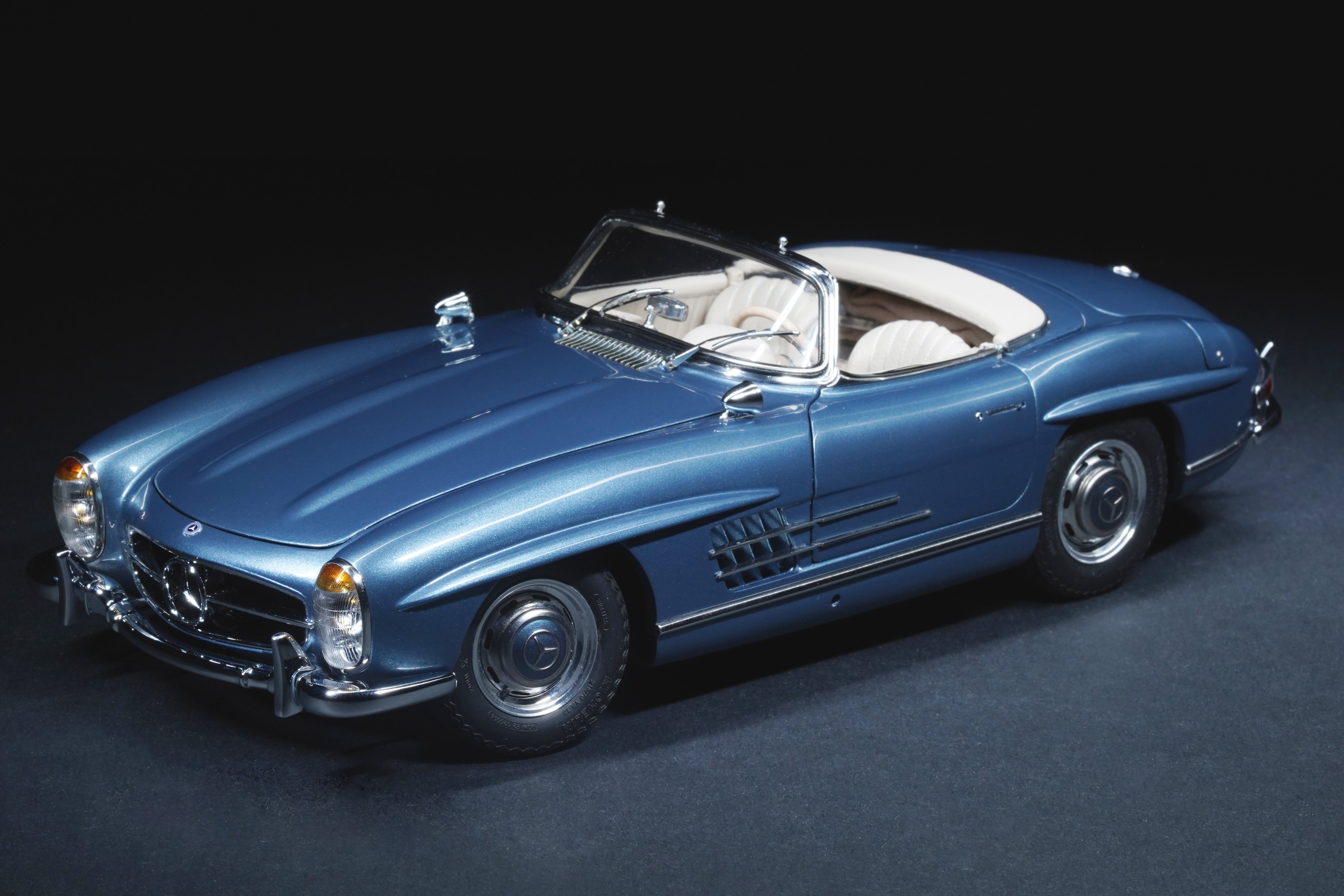 1/18 Mercedes-Benz 300 SL W198 Roadster Hardtop blue metallic CMC M-283