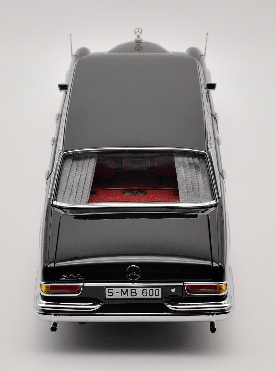 Mercedes-Benz (W100) 6-door Pullmann CMC M-200