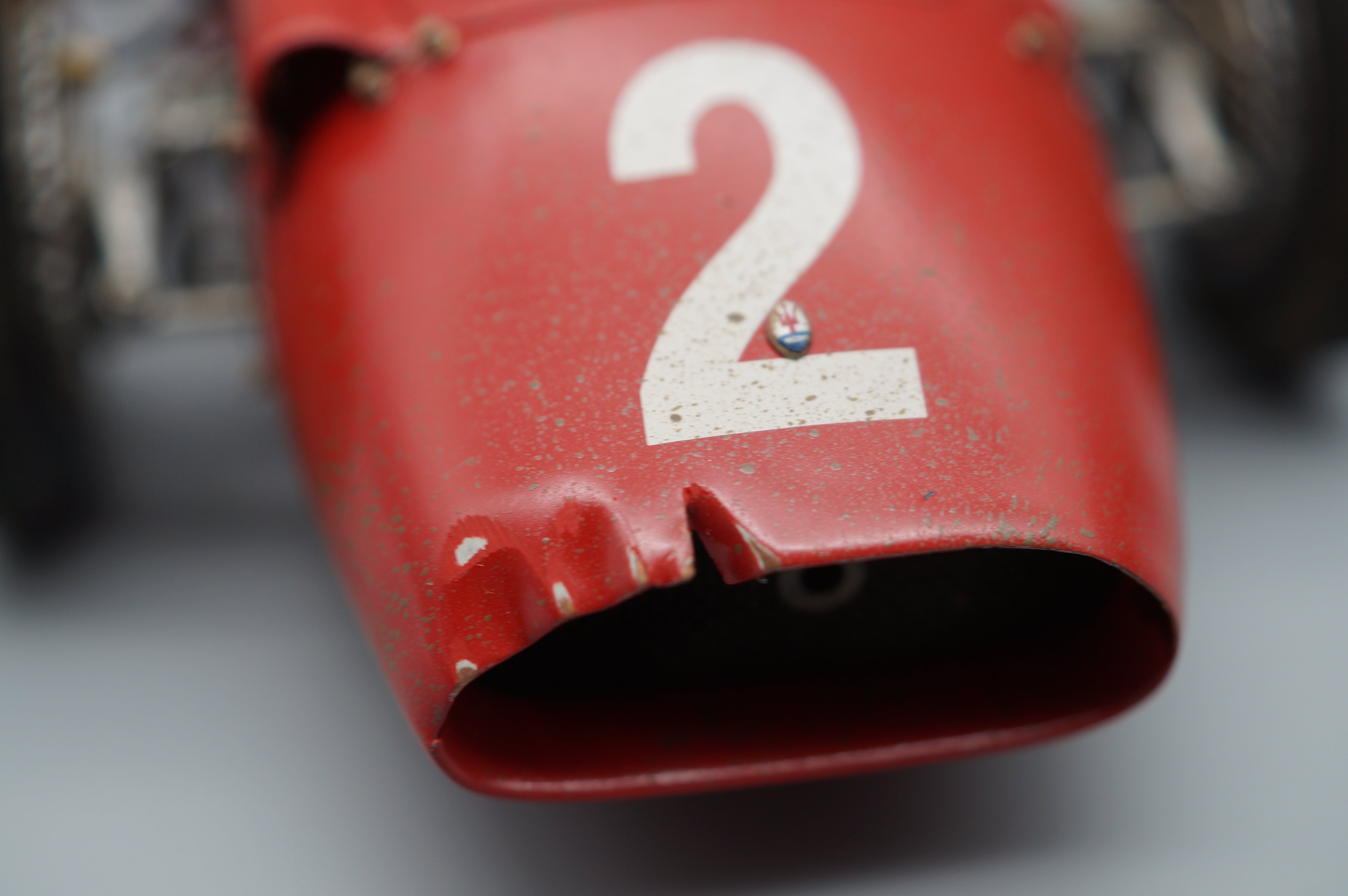 Maserati 250F #2 Dirty Hero collectors edition 20 Jahre CMC M-148 LE 1000 pcs -pre-owned AA491