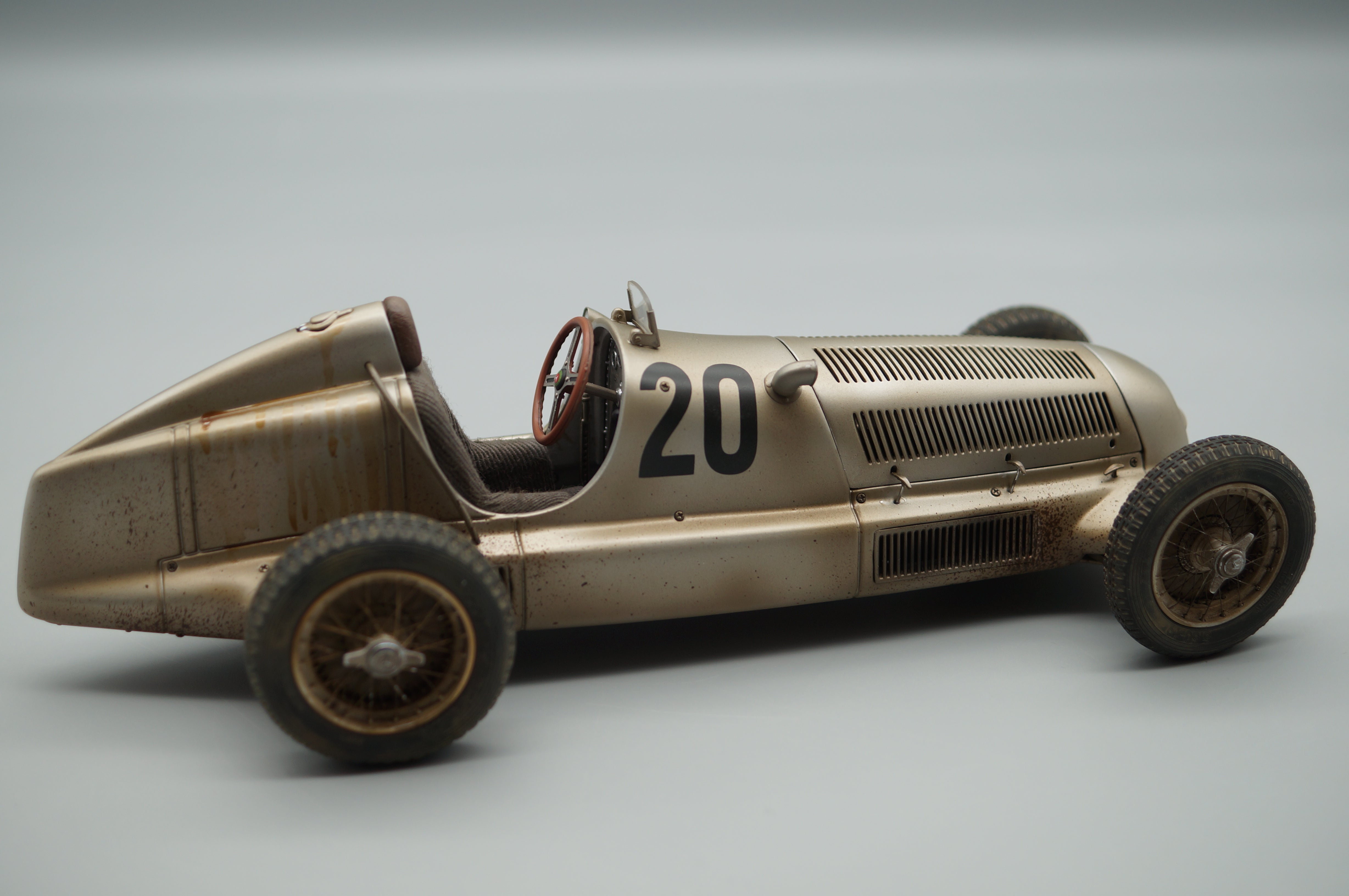Mercedes-Benz W25 #20 'Dirty Hero' collectors edition 20 Jahre CMC M-147 LE 1000 pcs AA492