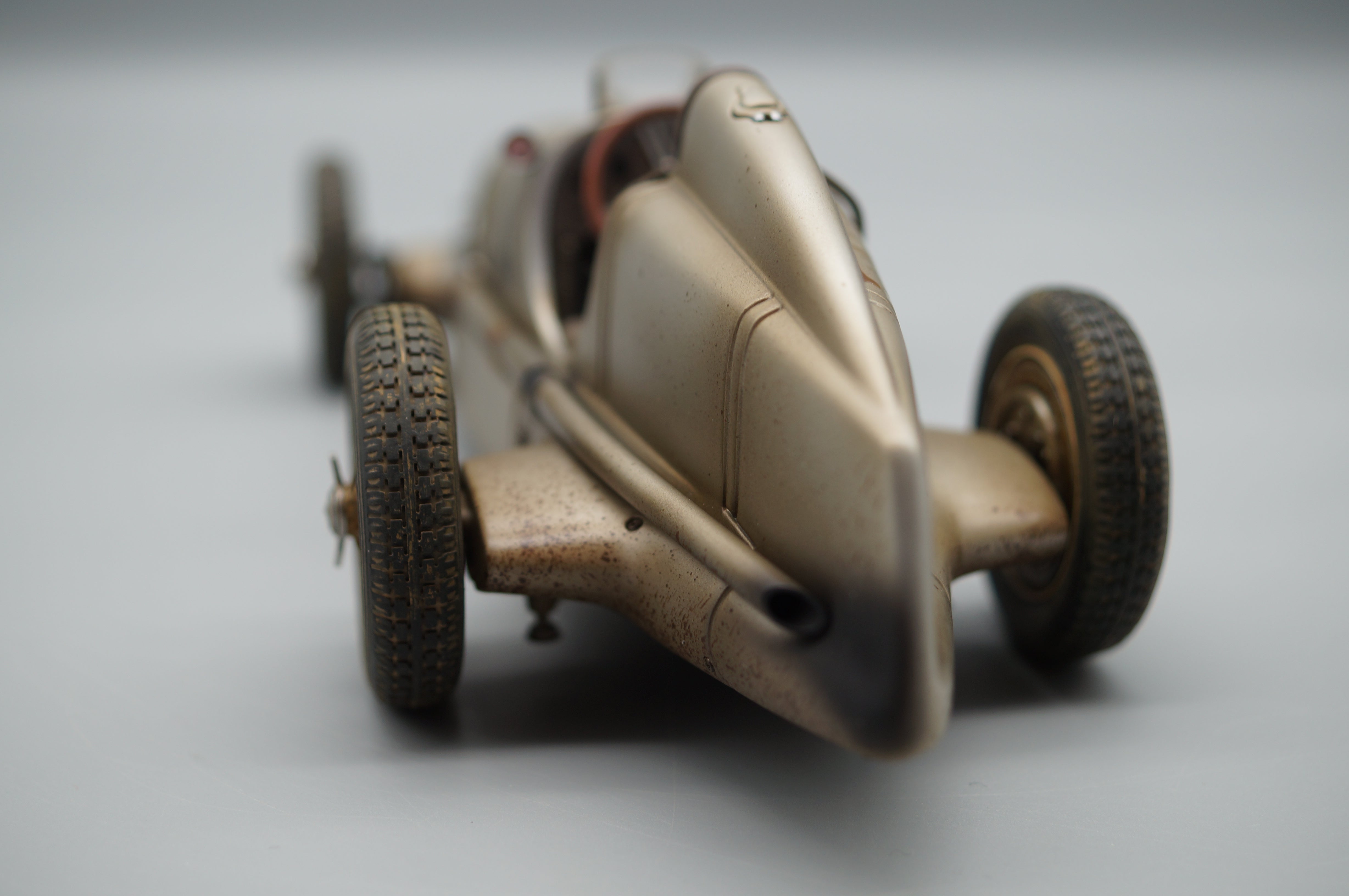 Mercedes-Benz W25 #20 'Dirty Hero' collectors edition 20 Jahre CMC M-147 LE 1000 pcs AA492