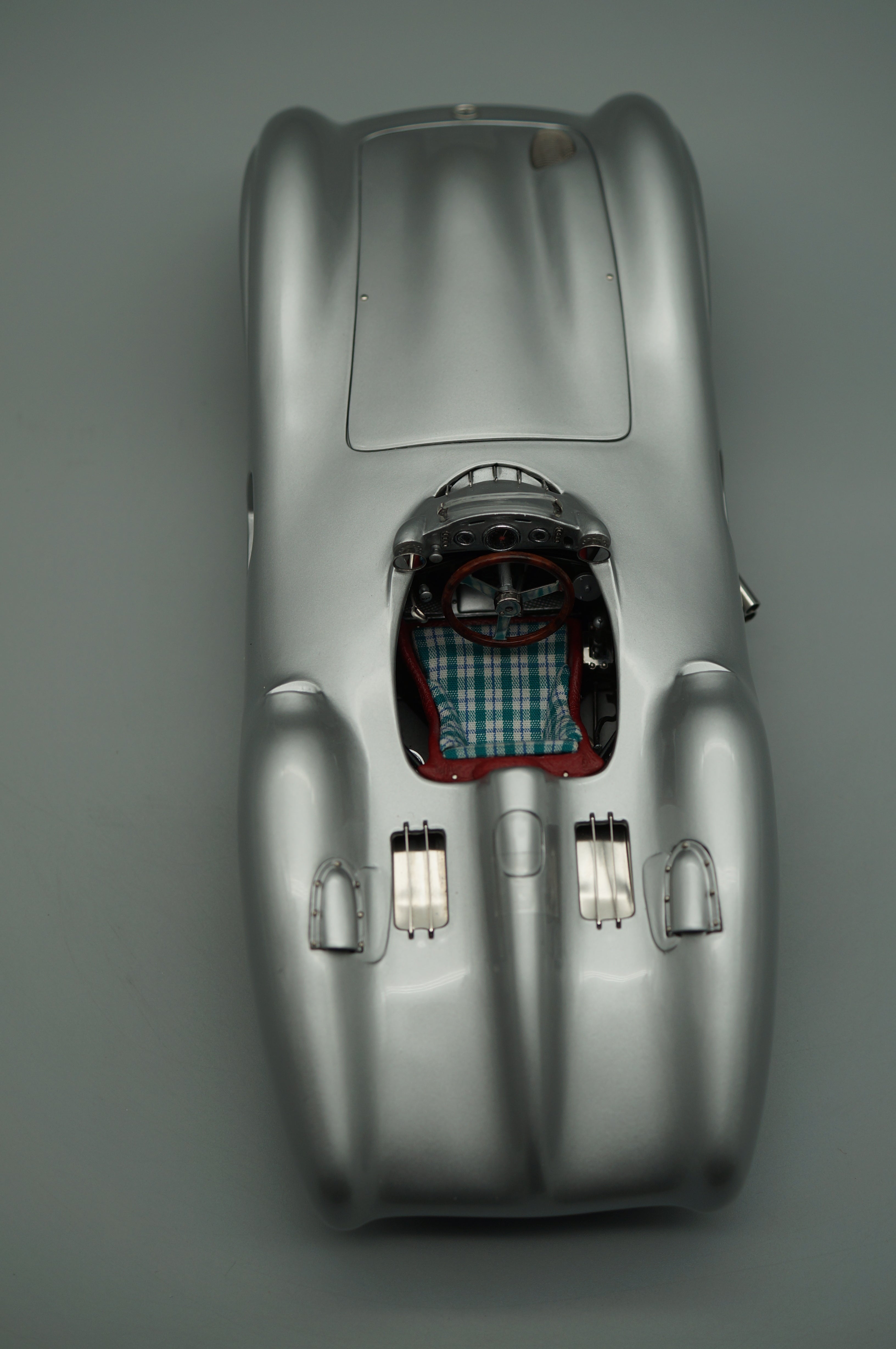 1/18 Mercedes-Benz W196R Stromlinie CMC M-127 - pre-owned- AA493