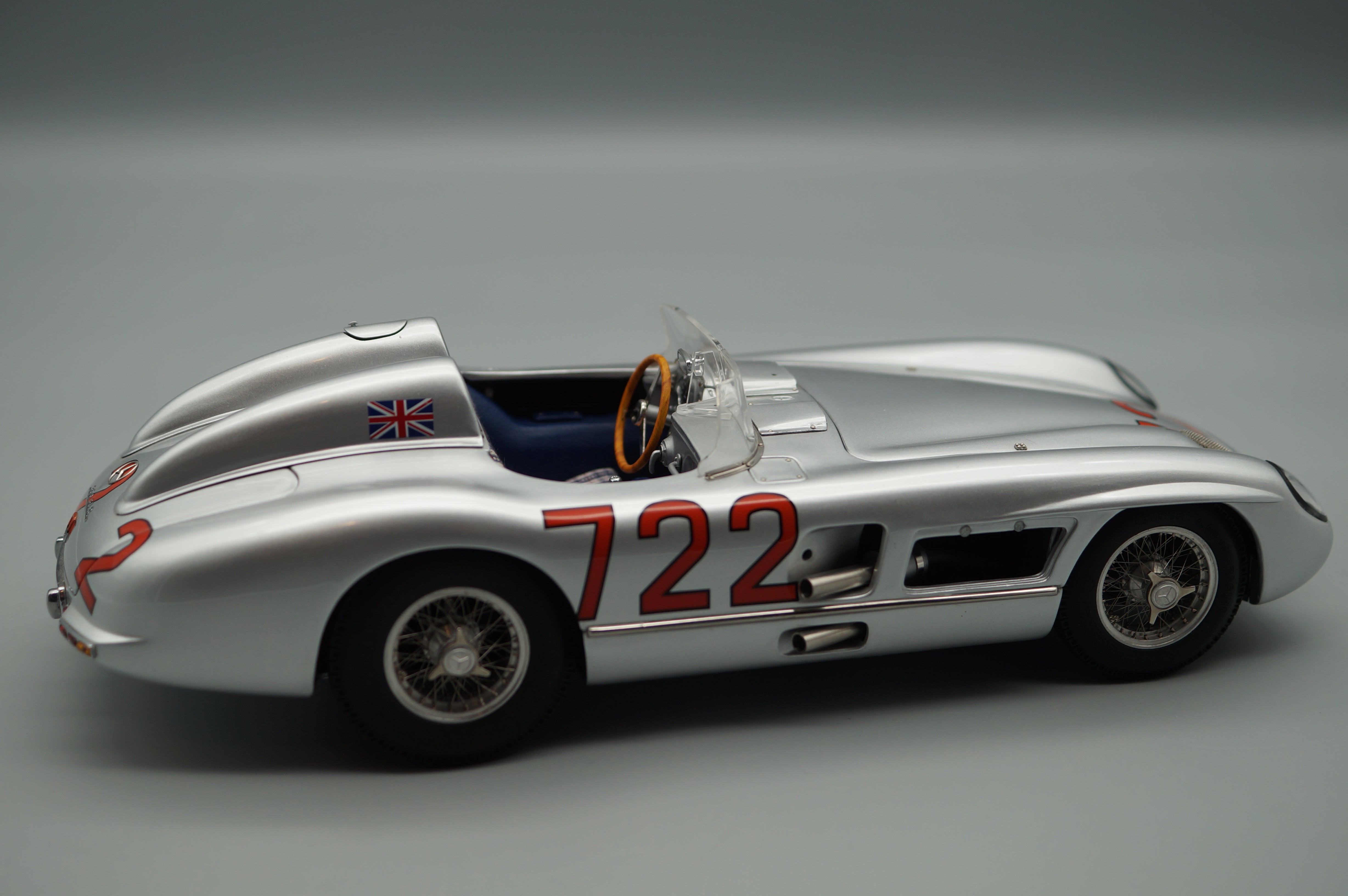 1/18 Mercedes-Benz 300SLR #722 Mille Miglia Stirling 1959 MOSS / JENKINS CMC M-066 -pre-owned- AA494