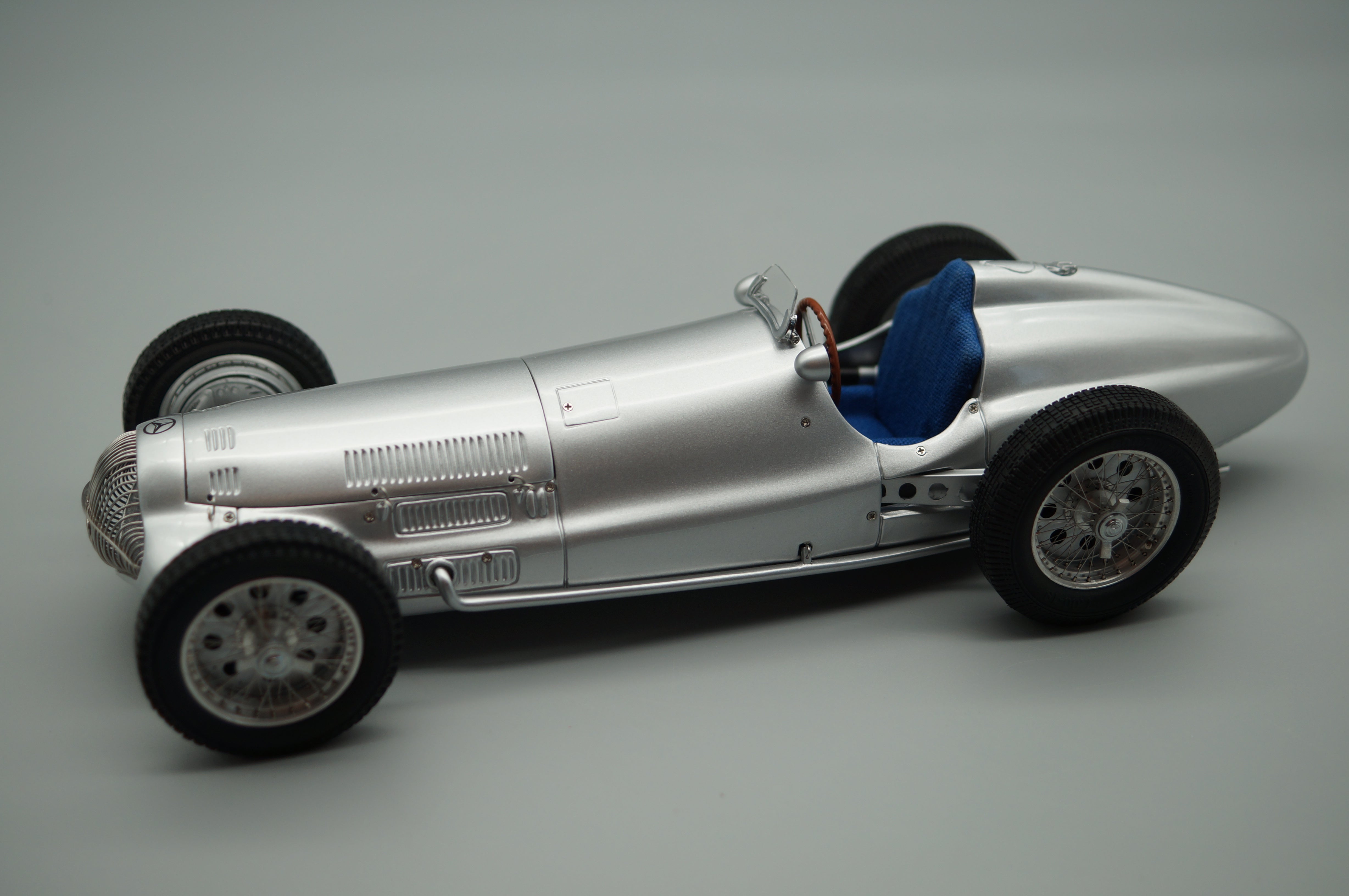 1/18 Mercedes-Benz W154 Der große Sieger Frankreich CMC M-025 -pre-owned- AA498