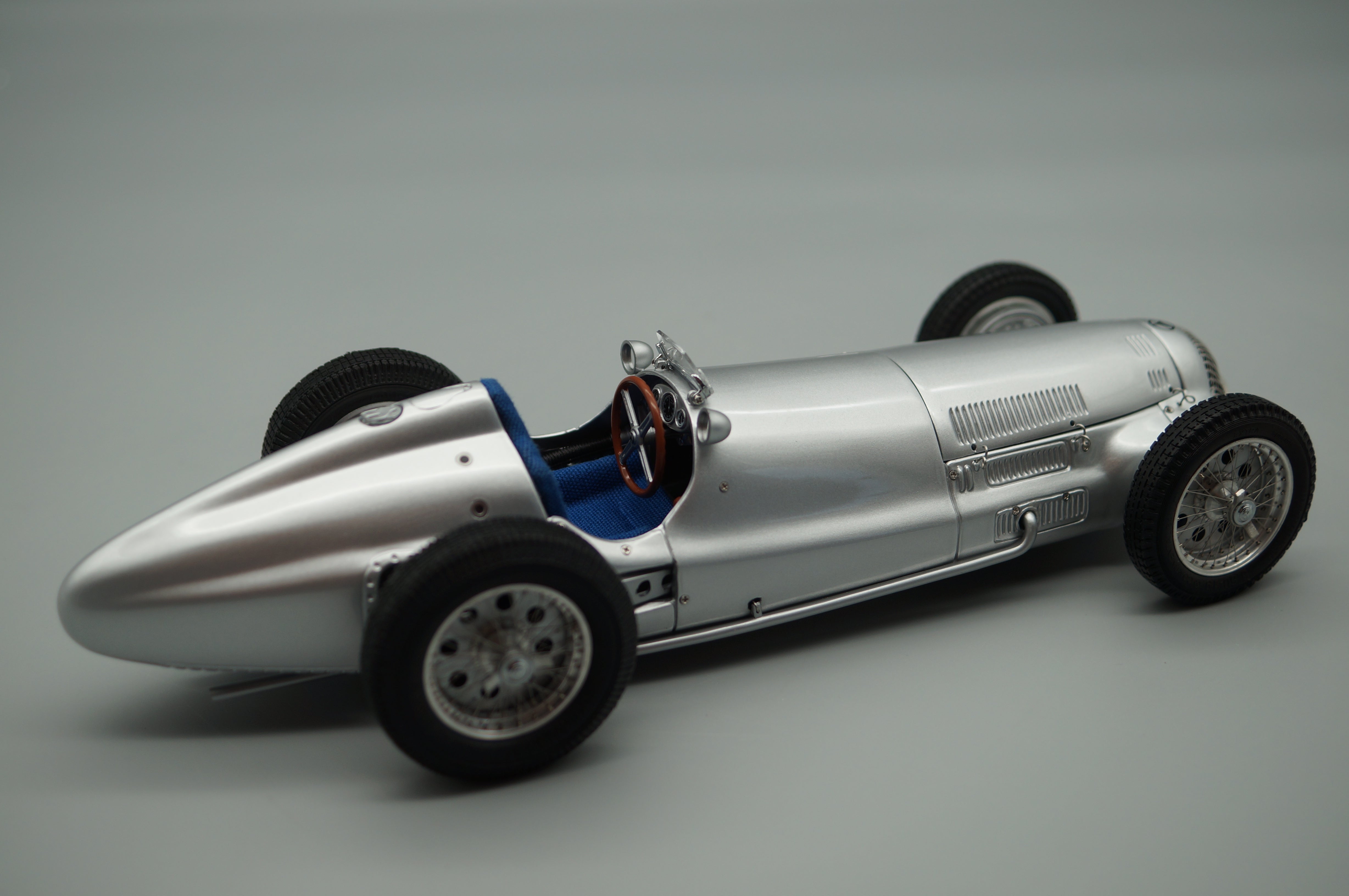 1/18 Mercedes-Benz W154 Der große Sieger Frankreich CMC M-025 -pre-owned- AA498
