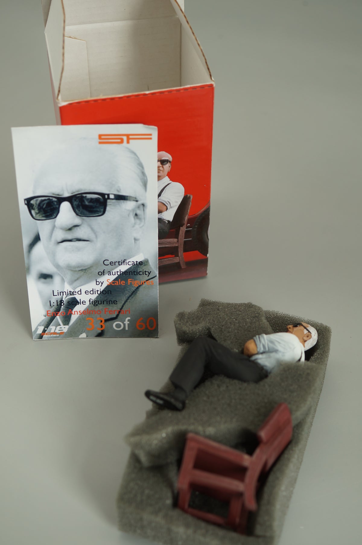 1/18 Enzo Ferrari sitting by SF Scale Figures #33/60 - Handmade - pre-owned