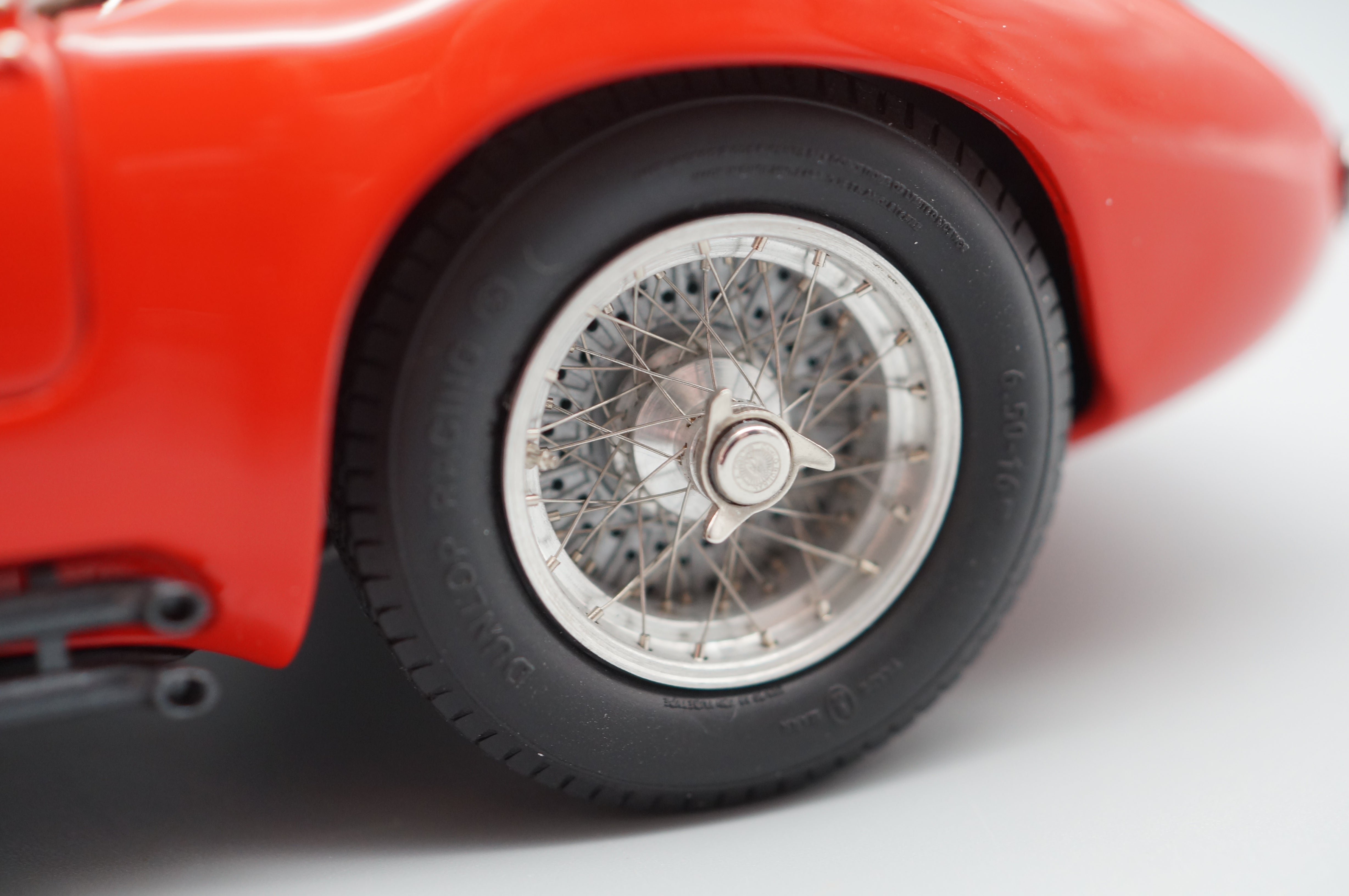 1:18 Maserati 300S racing sports car 1956 CMC M-105 -pre-owned- AA446