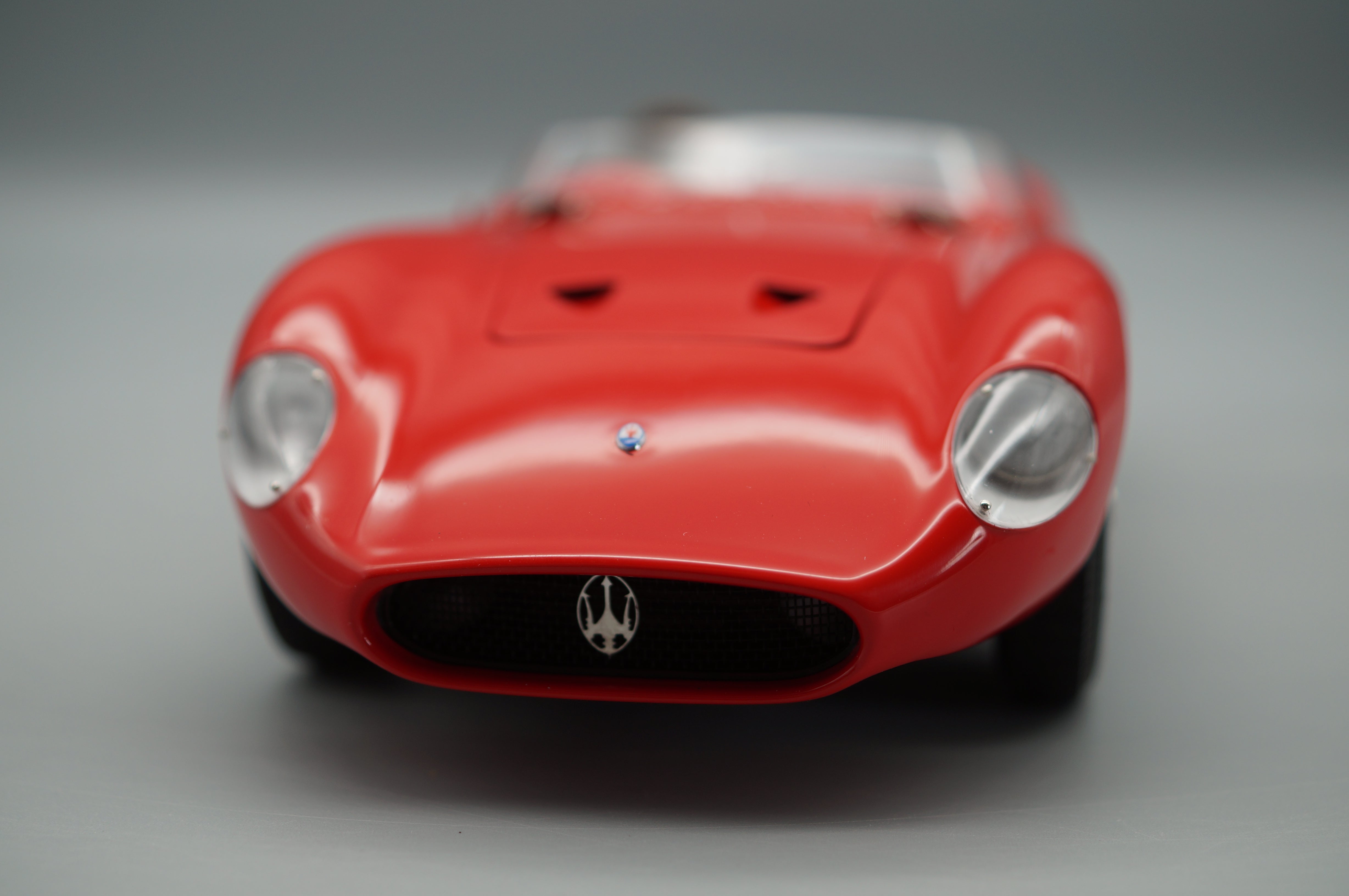 1:18 Maserati 300S racing sports car 1956 CMC M-105 -pre-owned- AA446