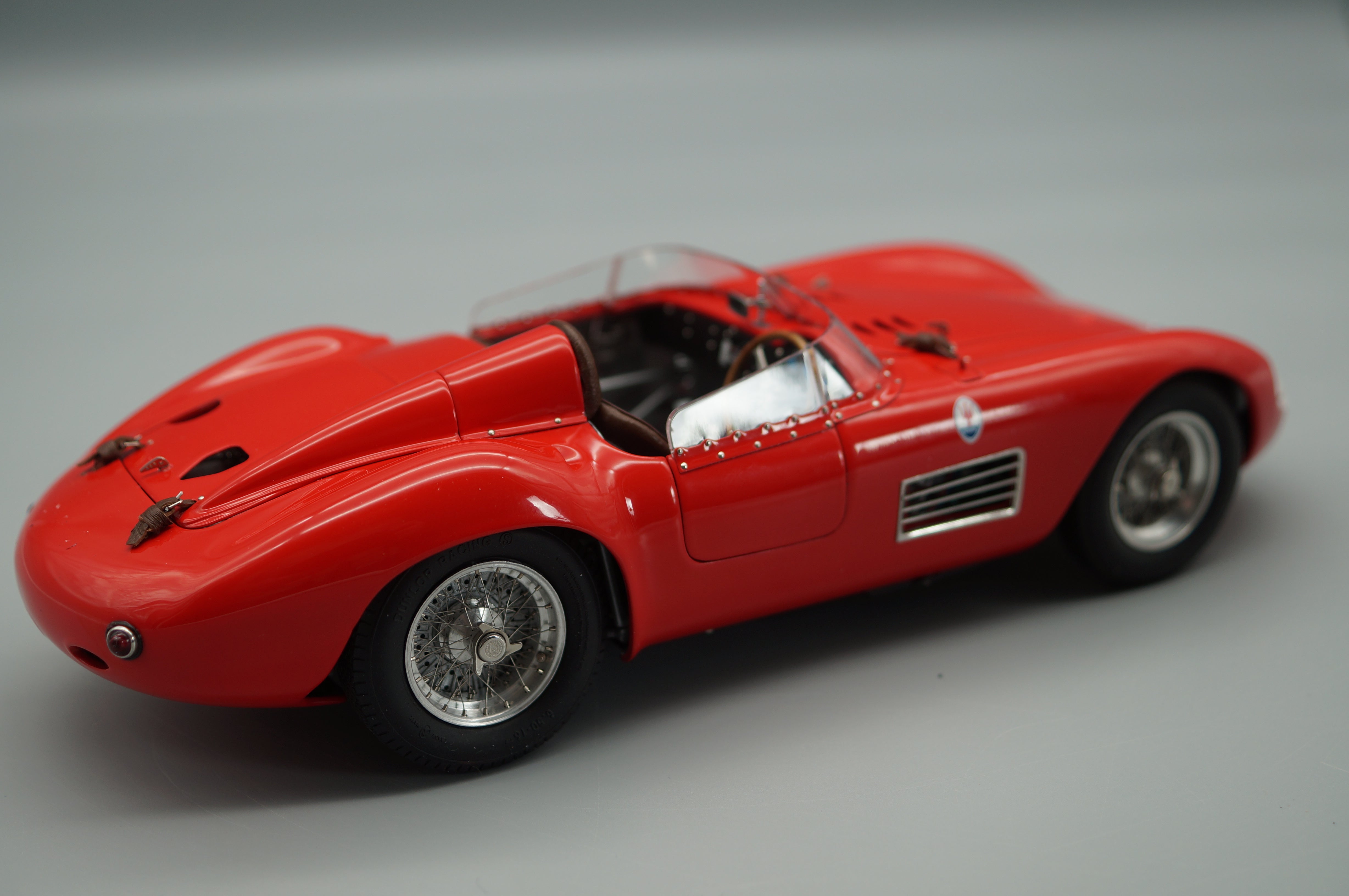 1:18 Maserati 300S racing sports car 1956 CMC M-105 -pre-owned- AA446