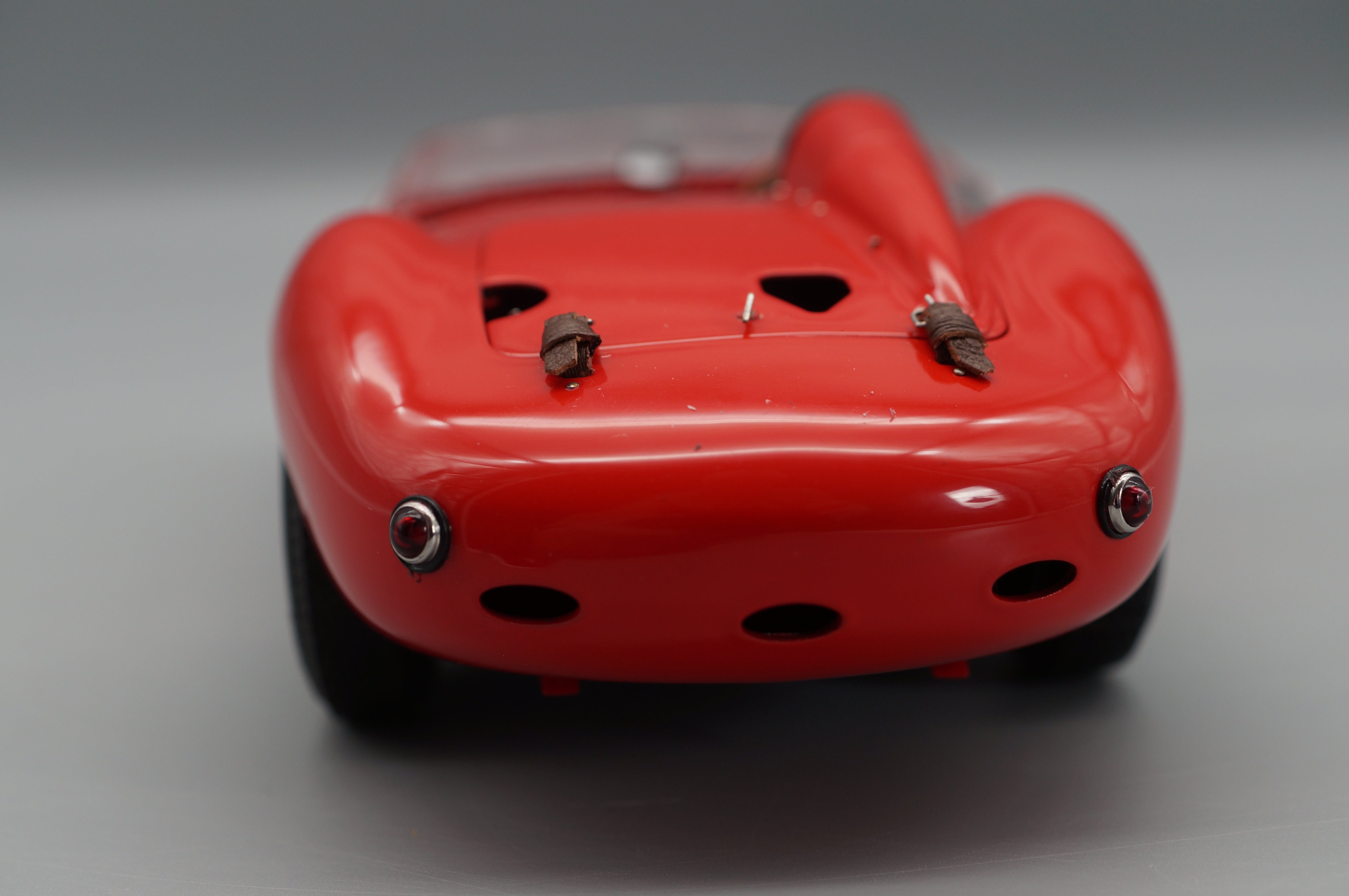 1:18 Maserati 300S racing sports car 1956 CMC M-105 -pre-owned- AA446