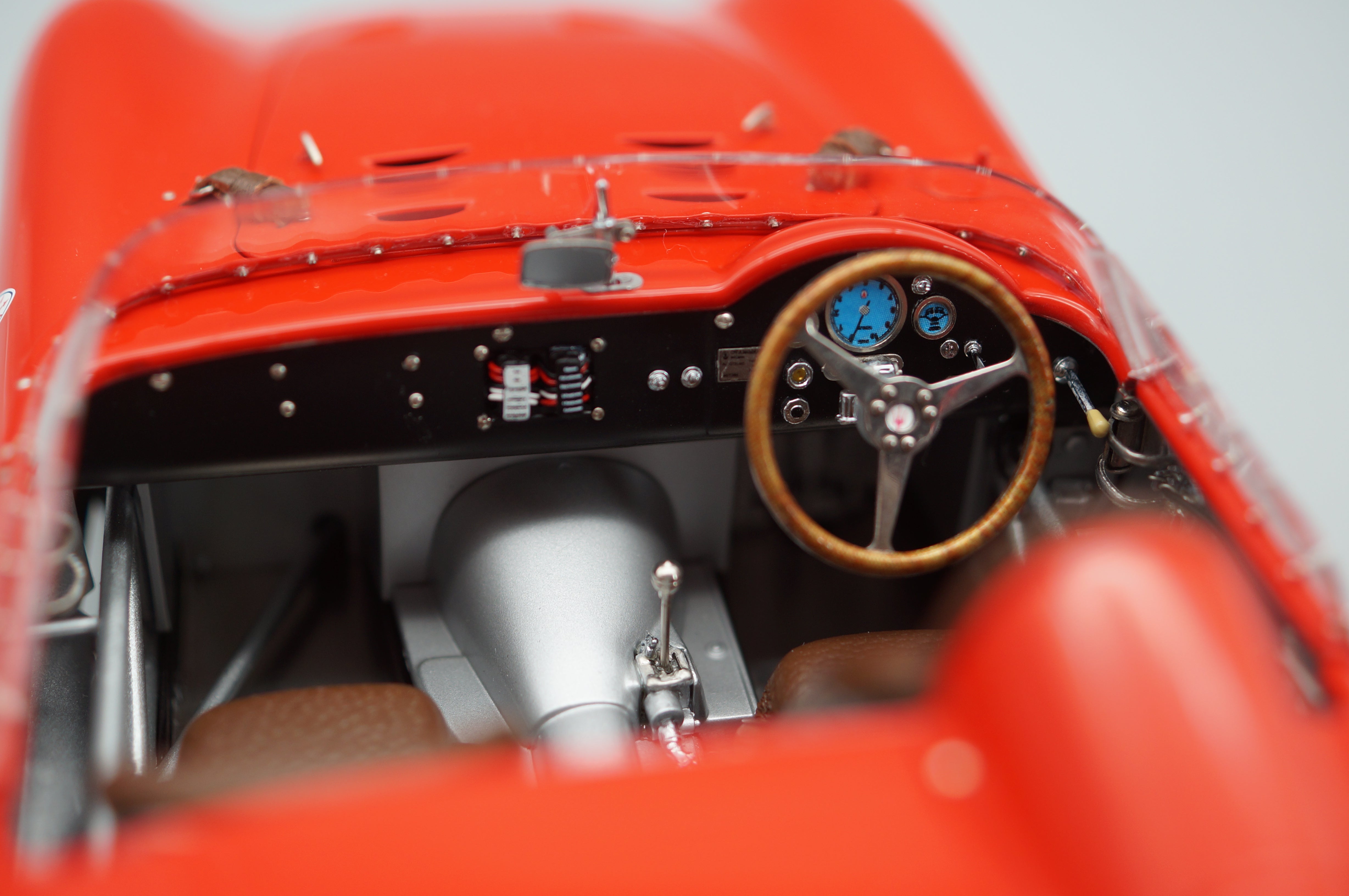 1:18 Maserati 300S racing sports car 1956 CMC M-105 -pre-owned- AA446