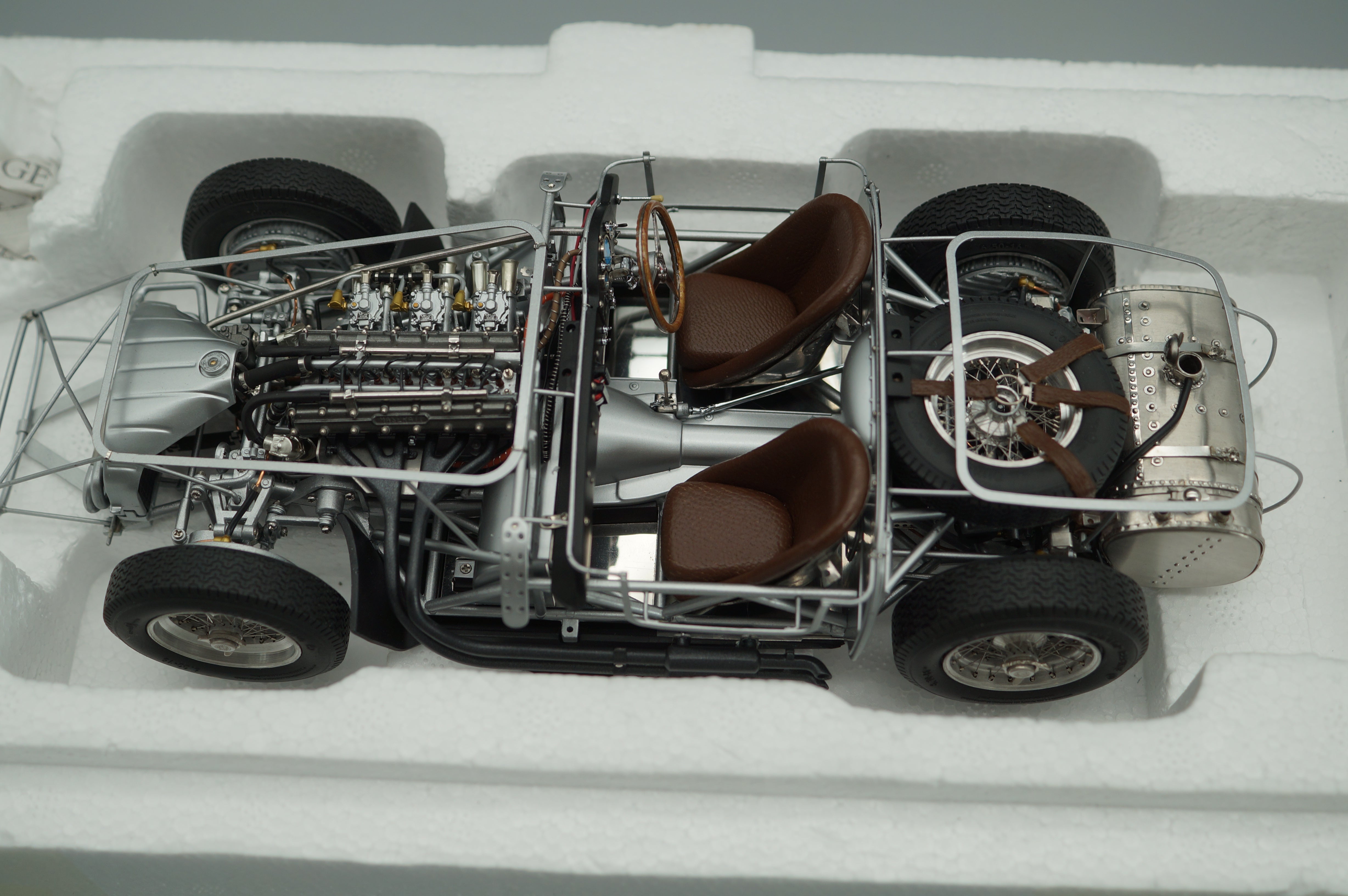 1/18 Maserati 300S Rolling Chassis 1956 CMC M-109 -pre-owned- AA447