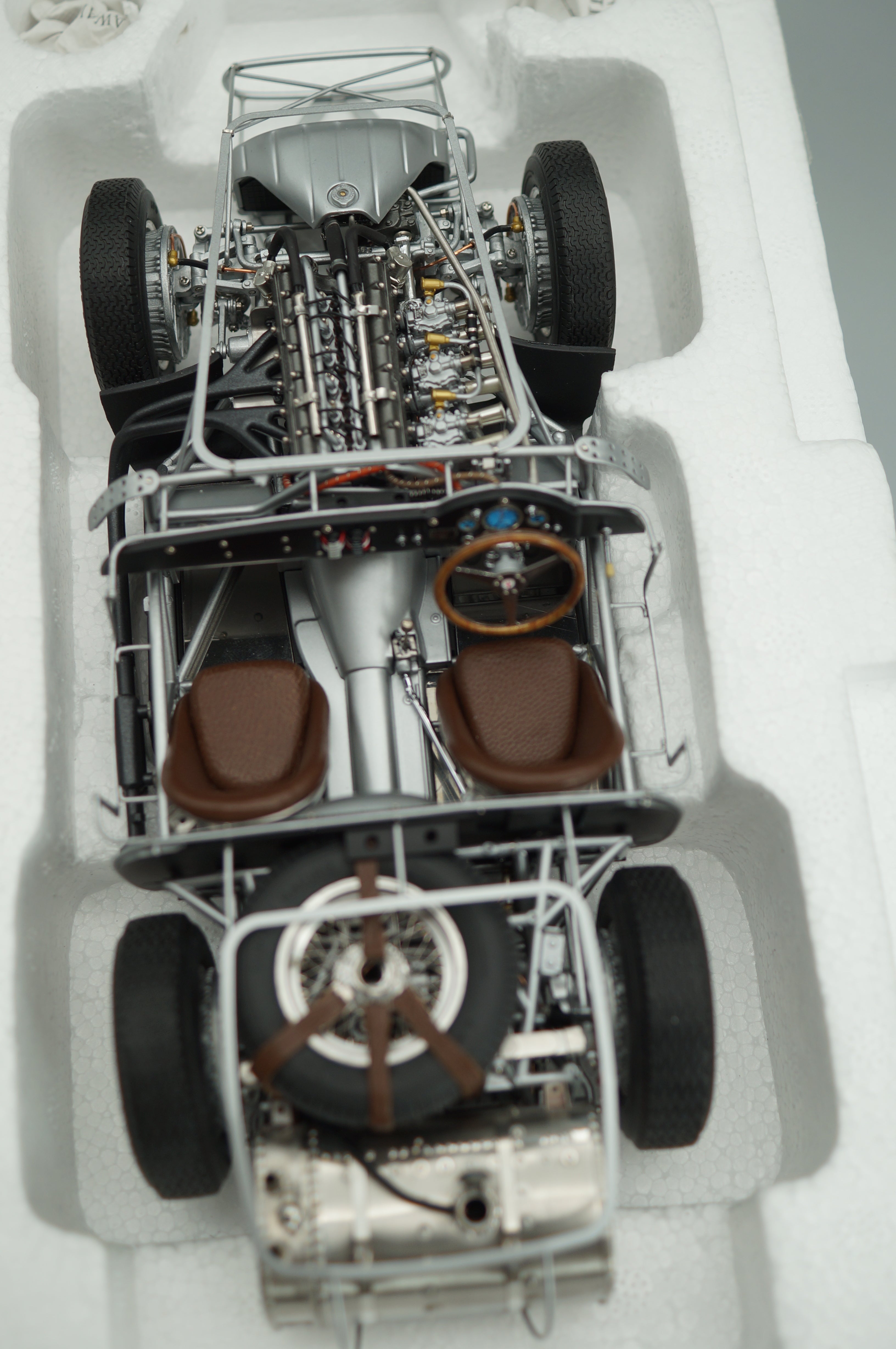 1/18 Maserati 300S Rolling Chassis 1956 CMC M-109 -pre-owned- AA447
