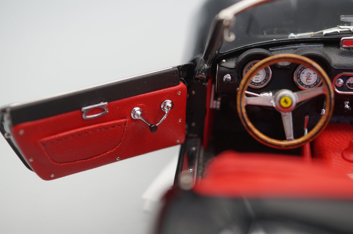 1/18 Ferrari 250 SWB California Spyder 1961 black #1565/2500 CMC M-094 -pre-owned -FH303