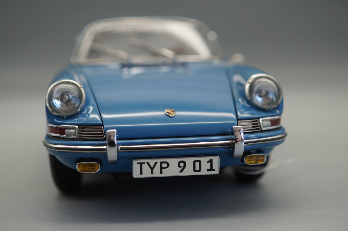 1/18 Porsche 901 Coupe Emailblau #3229 CMC M-067D -PRE-OWNED- FH305