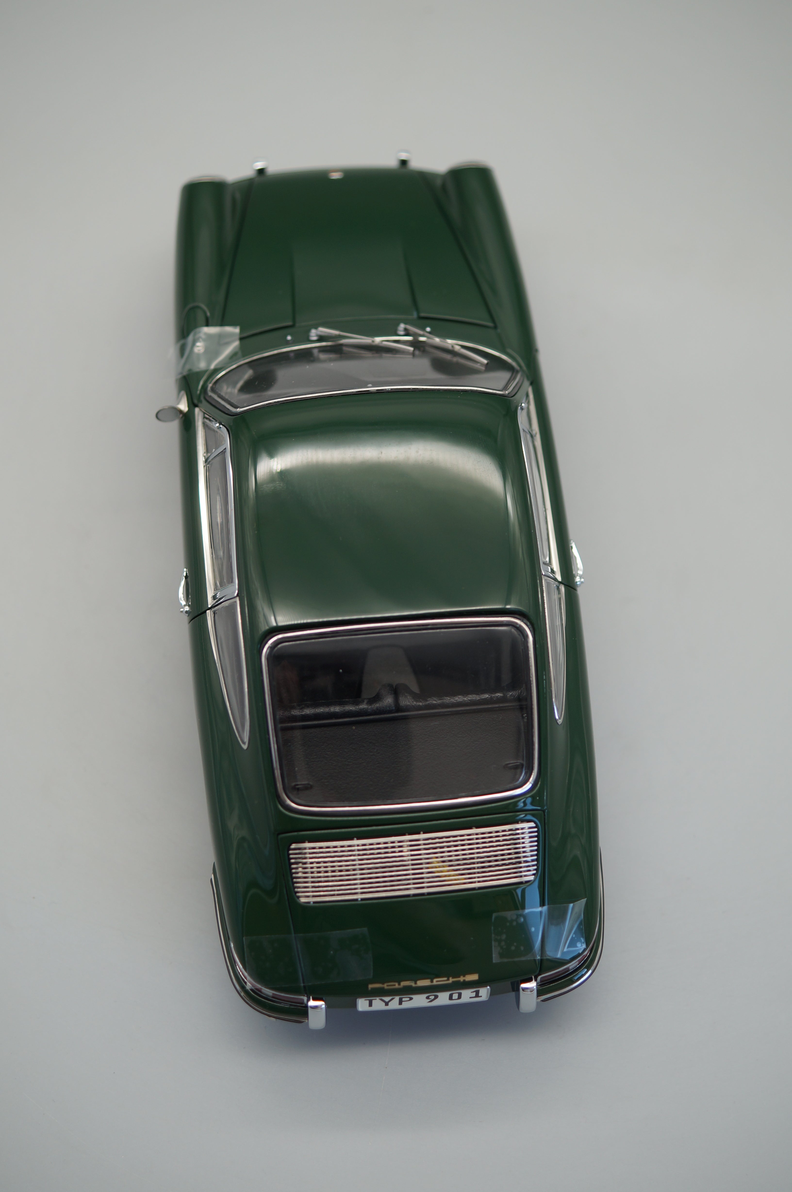 1/18 Porsche 901 Coupe irischgrün #1820/5000 CMC M-067B -pre-owned -FH306