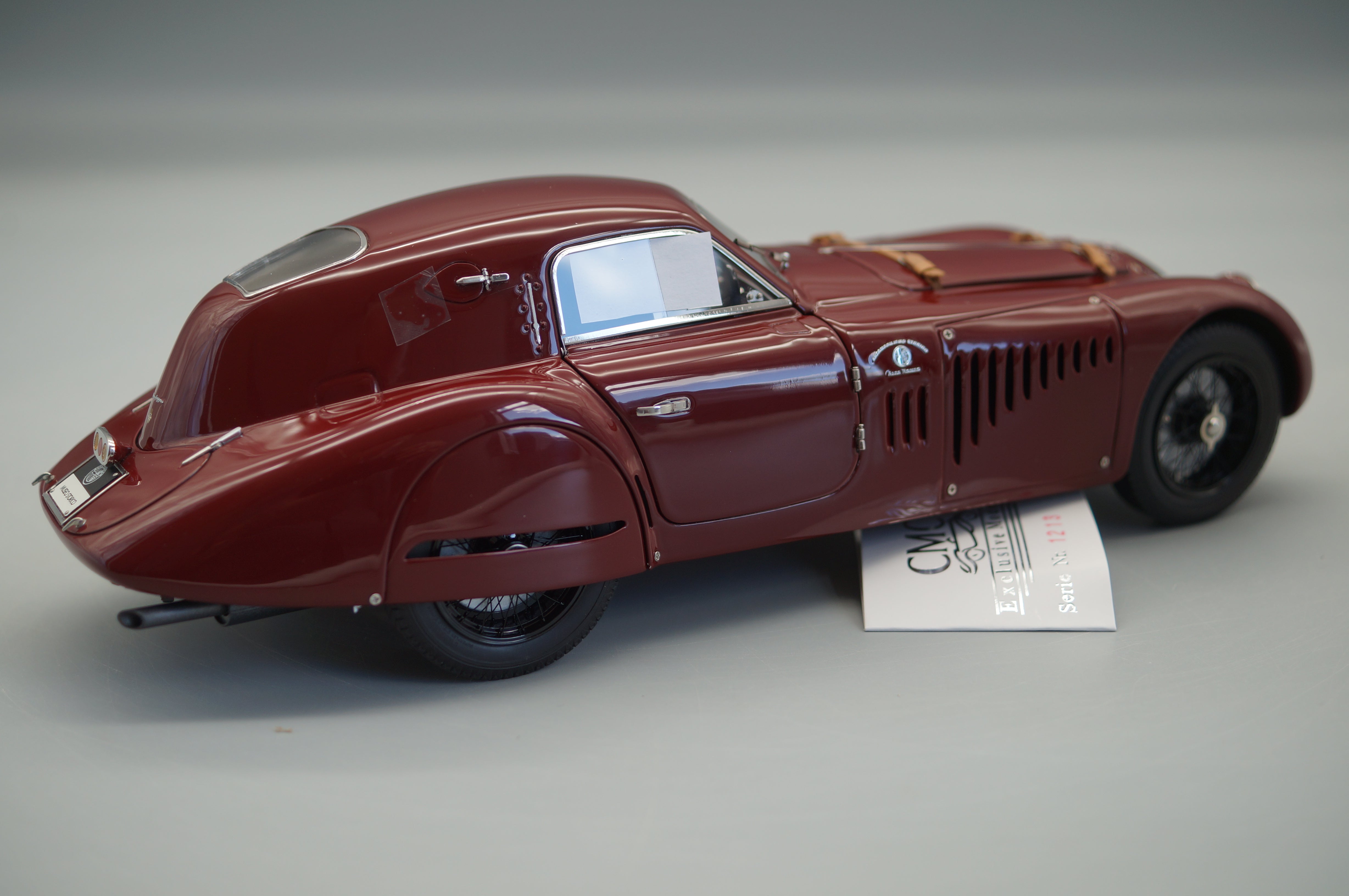 1/18 Alfa Romeo 8C 2900B Speciale Touring Coupe 1938 #2211 CMC M-107 -pre-owned