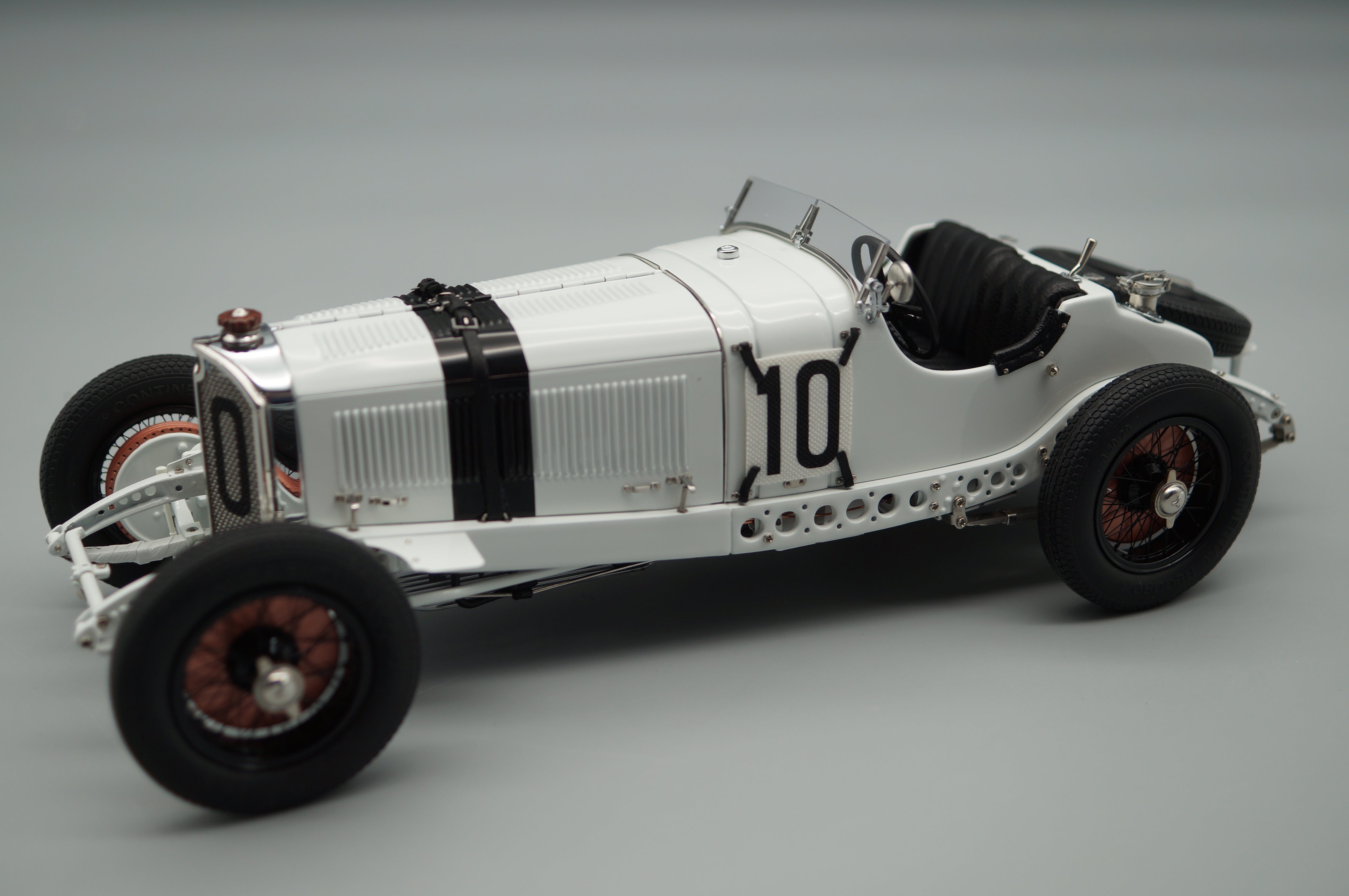 1/18 Mercedes-Benz SSKL #10 Mille Miglia 1931 Hans Stuck CMC M-188 - pre-owned- TS449