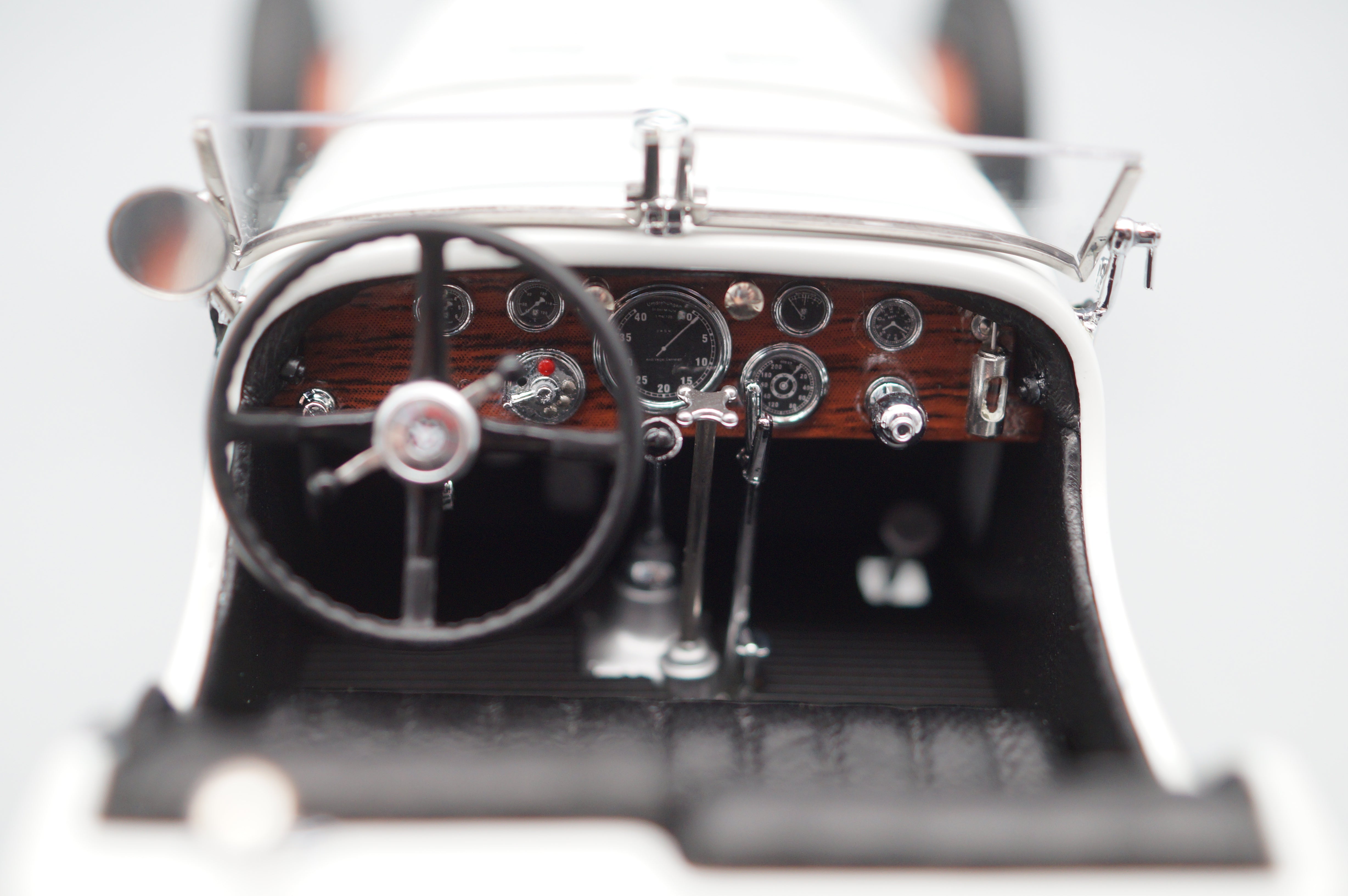 1/18 Mercedes-Benz SSKL #10 Mille Miglia 1931 Hans Stuck CMC M-188 - pre-owned- TS449
