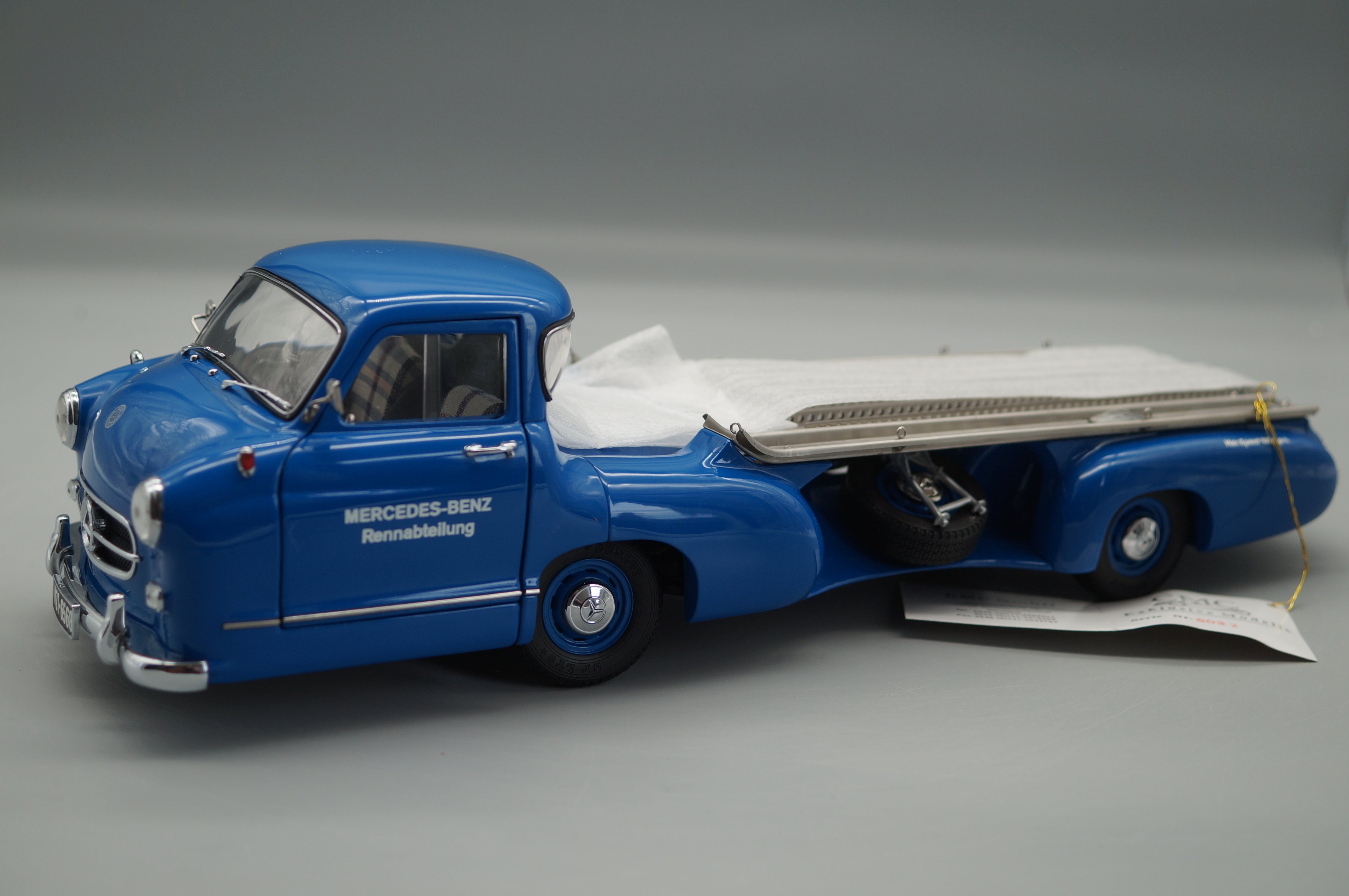 1/18 Mercedes-Benz Renntransporter Das blaue Wunder #6032 CMC M-036 - pre-owned -FH321