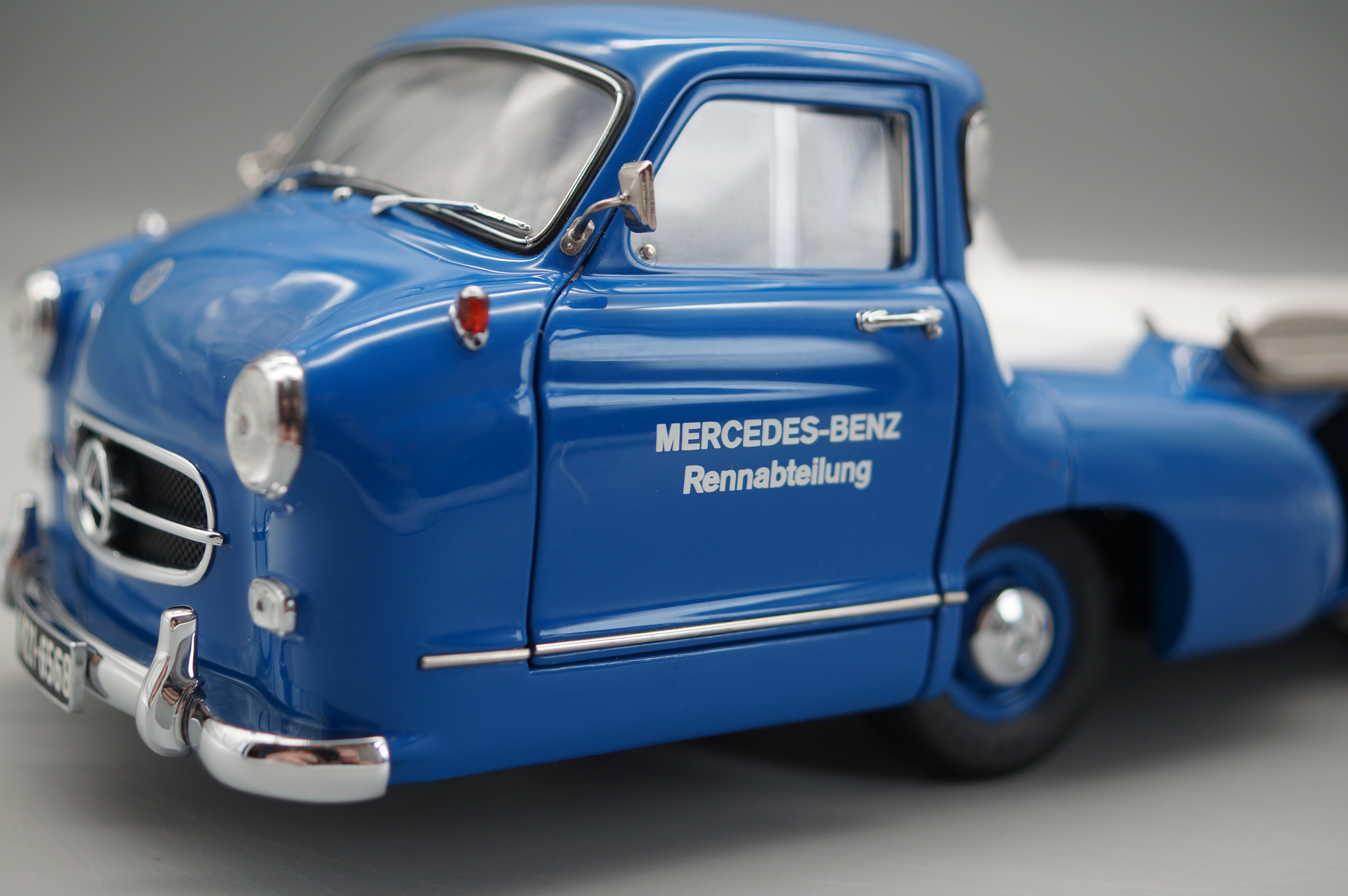1/18 Mercedes-Benz Renntransporter Das blaue Wunder #6032 CMC M-036 - pre-owned -FH321