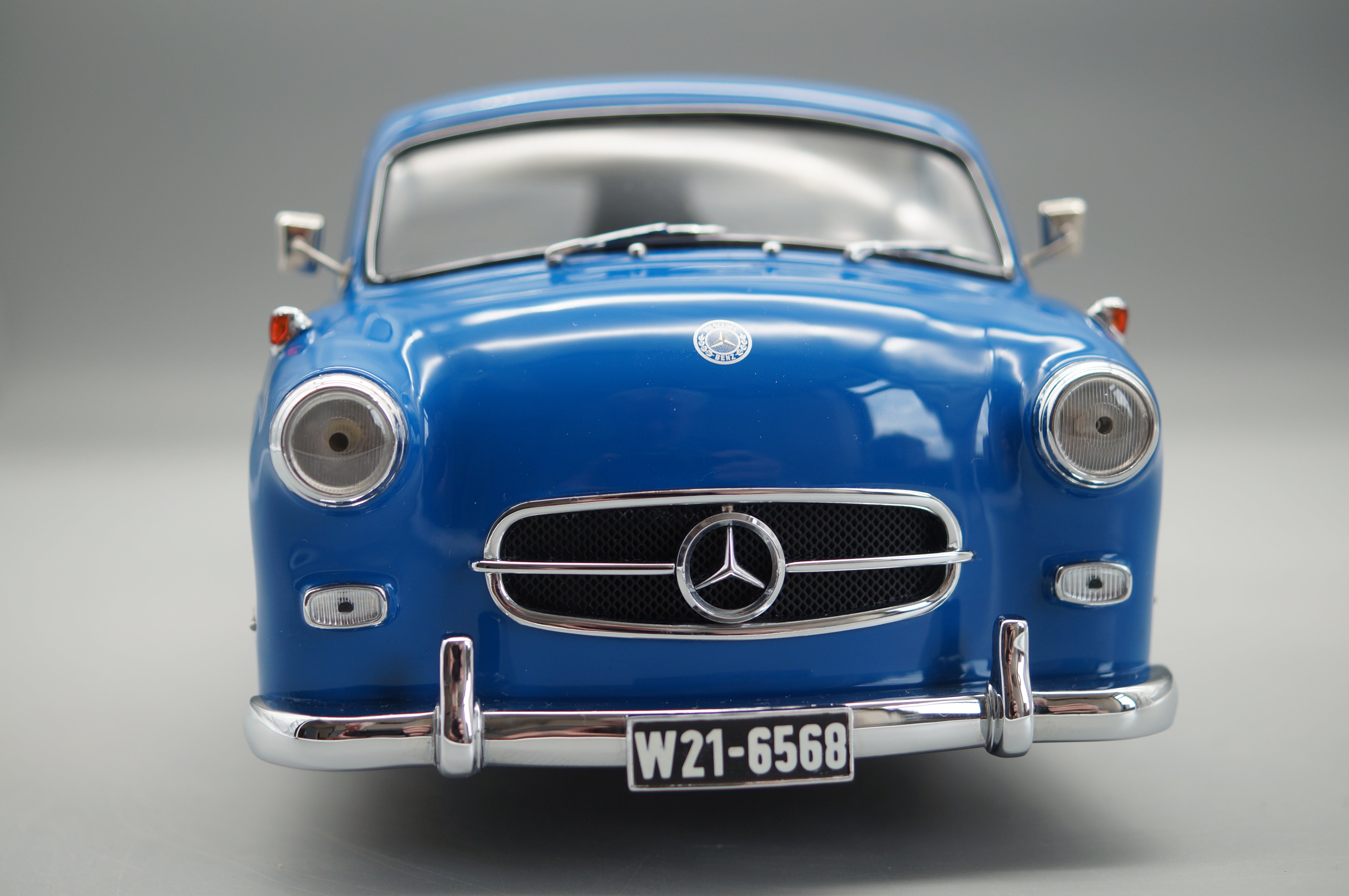 1/18 Mercedes-Benz Renntransporter Das blaue Wunder #6032 CMC M-036 - pre-owned -FH321