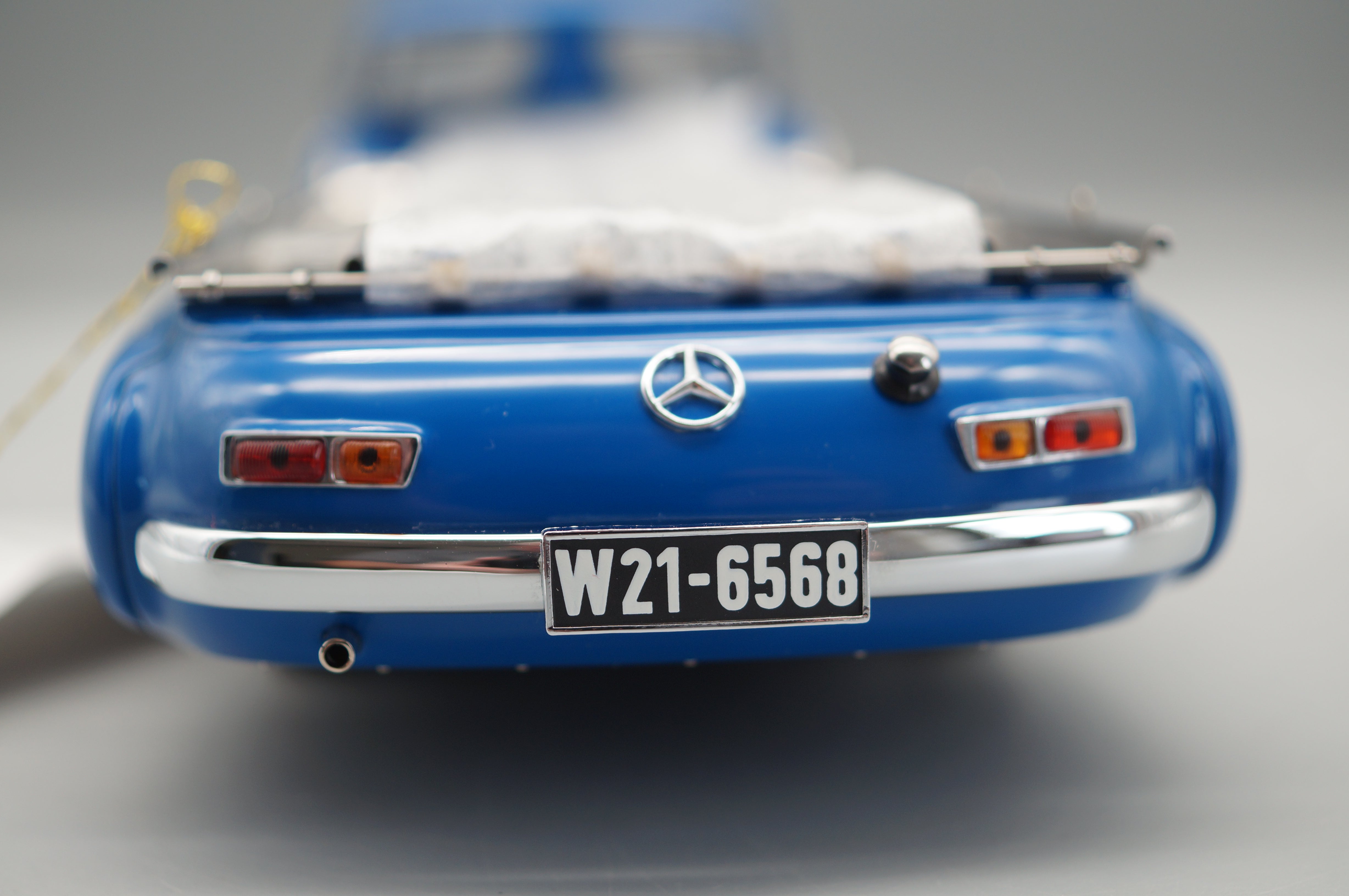 1/18 Mercedes-Benz Renntransporter Das blaue Wunder #6032 CMC M-036 - pre-owned -FH321