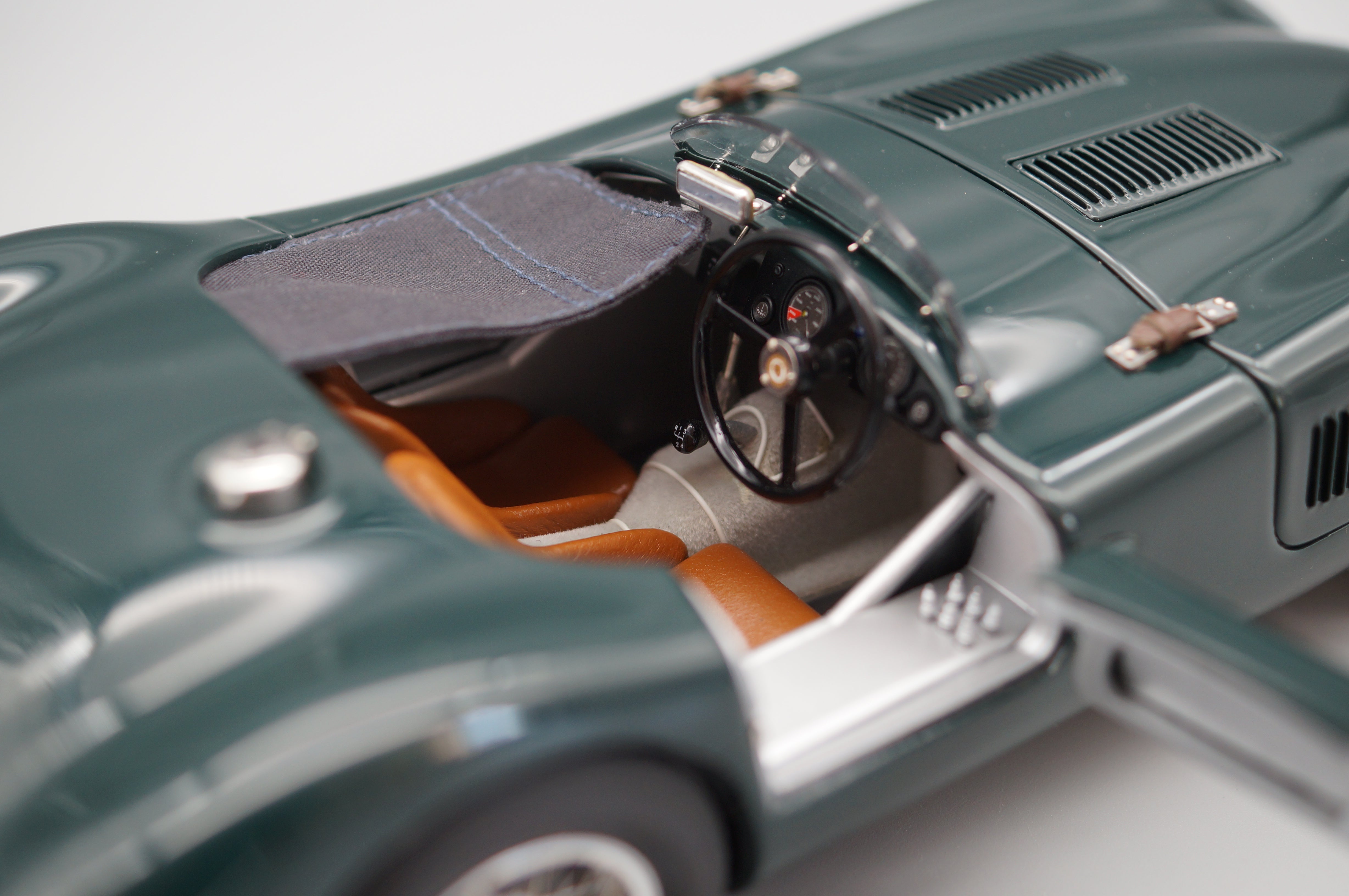 Jaguar C-Type British Racing Green 1952 CMC M-191 -pre-owned