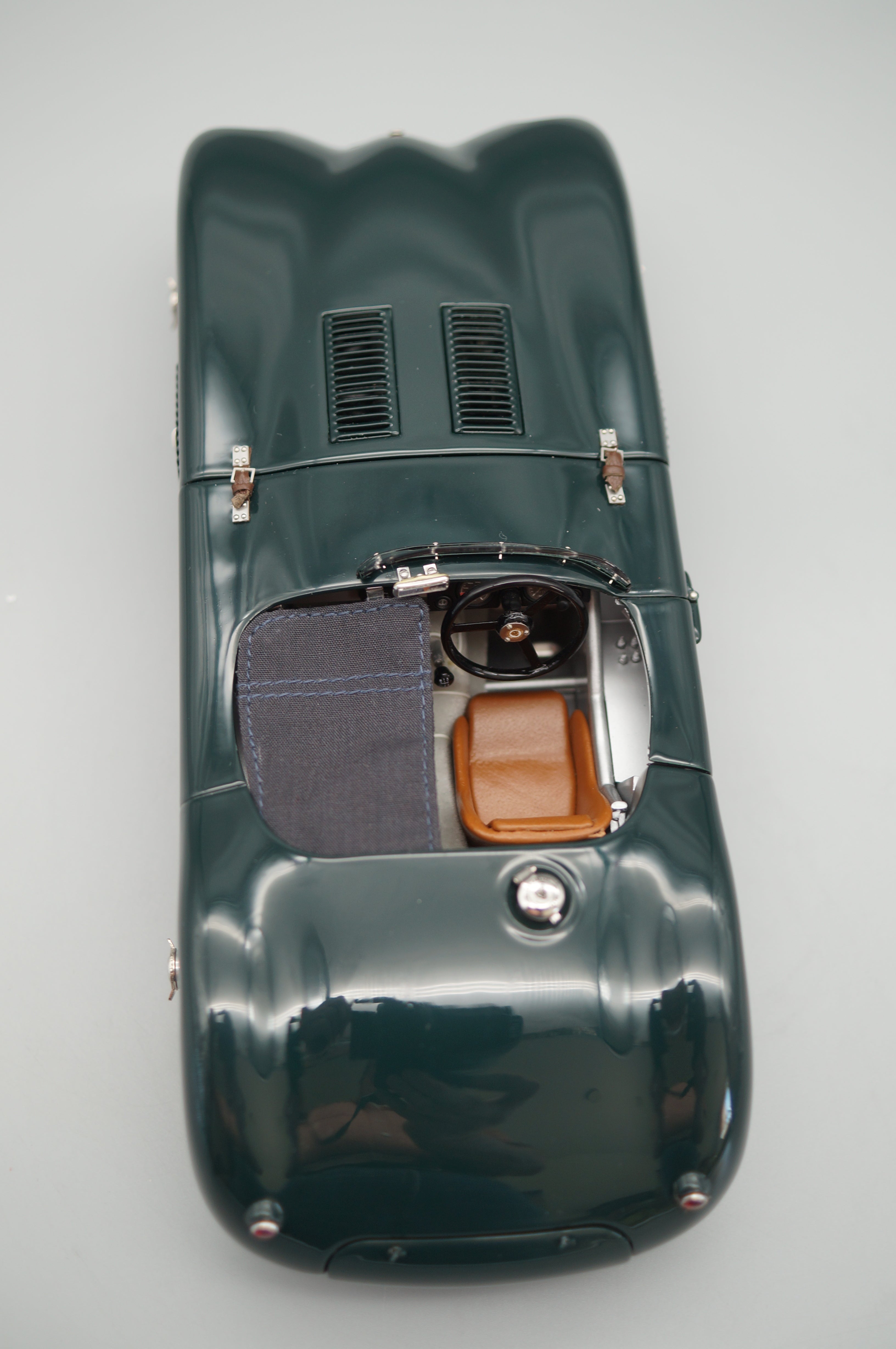 Jaguar C-Type British Racing Green 1952 CMC M-191 -pre-owned