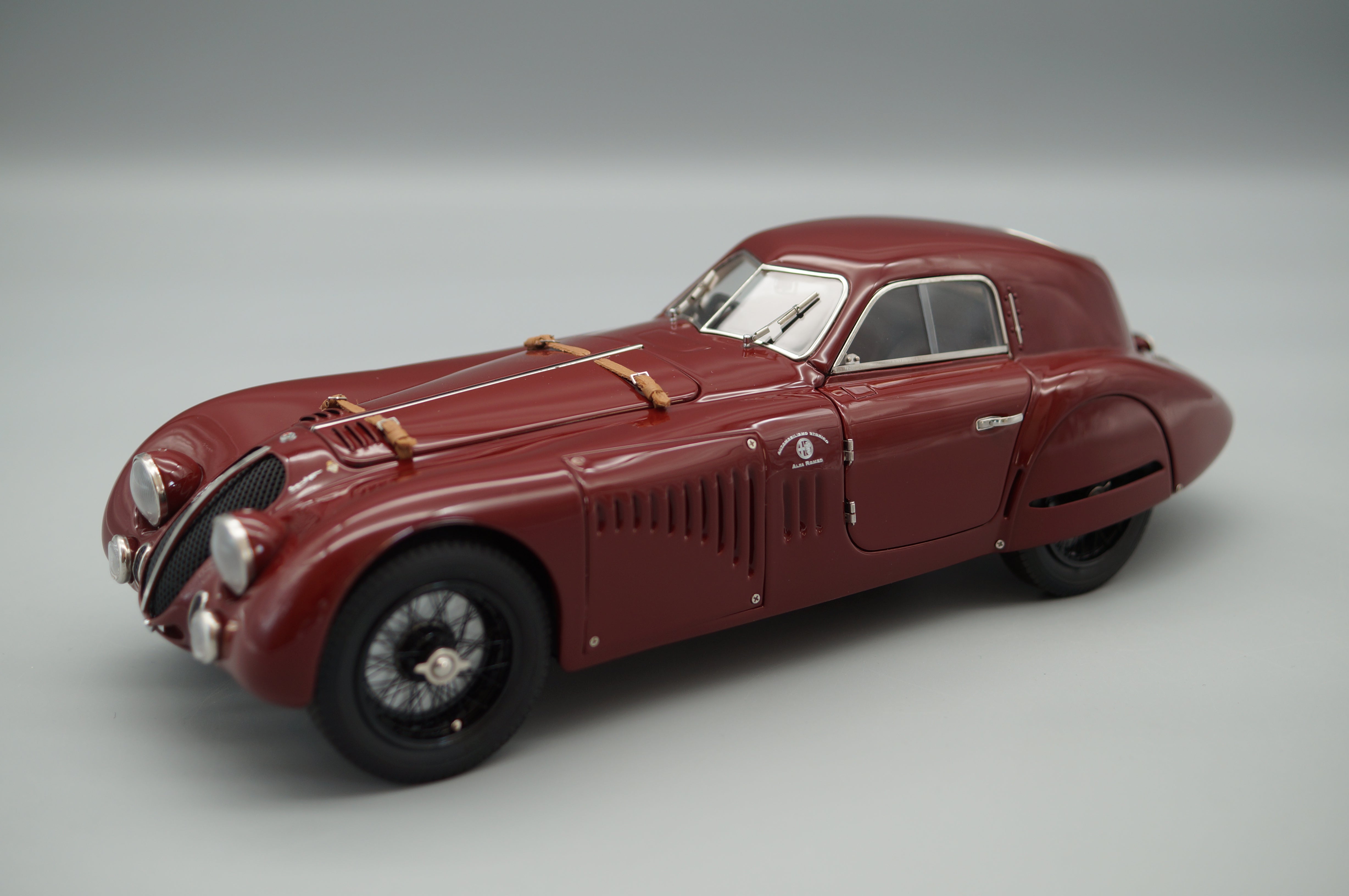 Alfa Romeo 8C 2900B Speciale Touring Coupe 1938 CMC M-107 -pre-owned- TS675