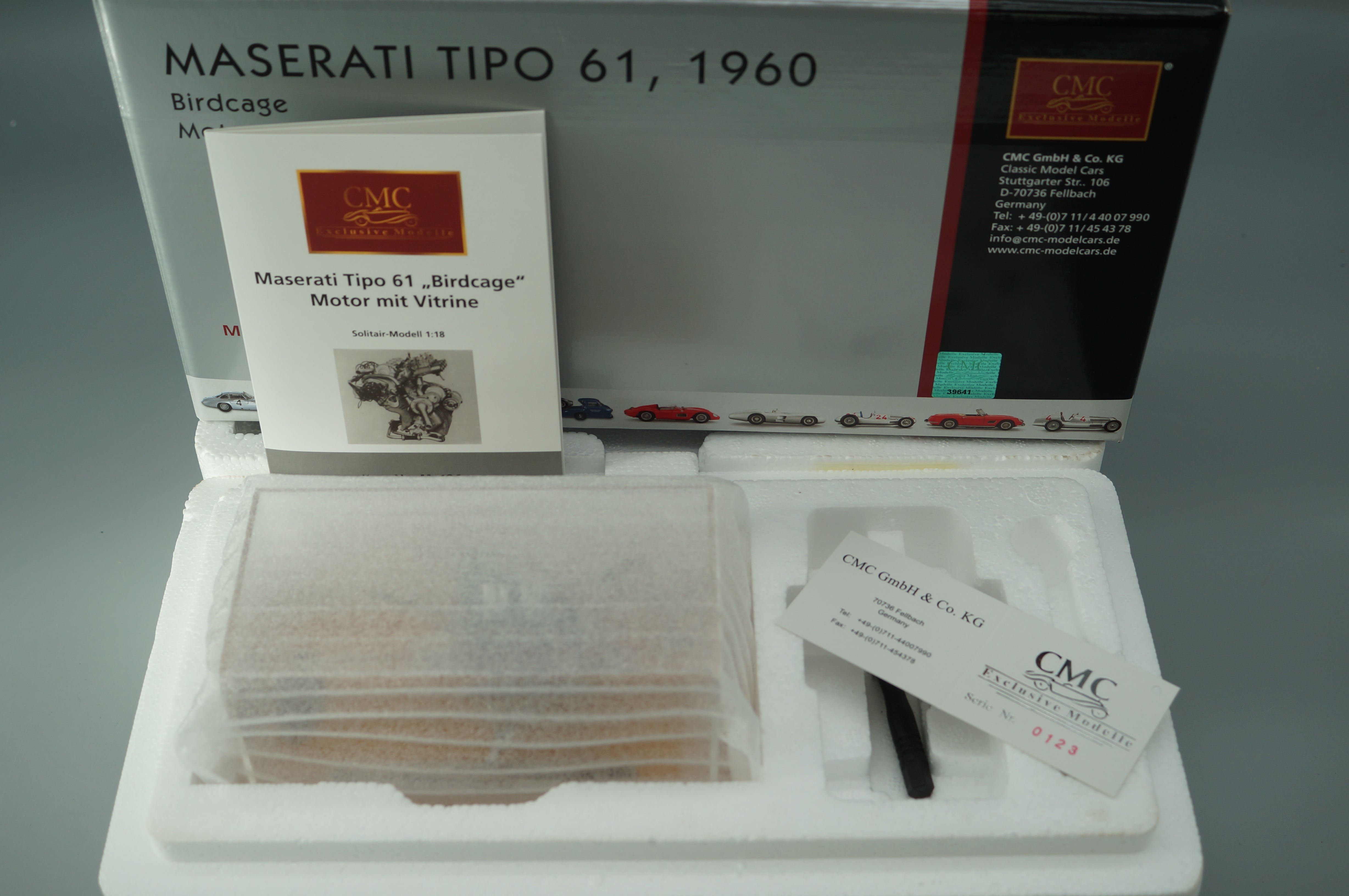 1/18 Maserati Birdcage Tipo 61 engine with display case CMC M-126 - pre-owned- WH111A
