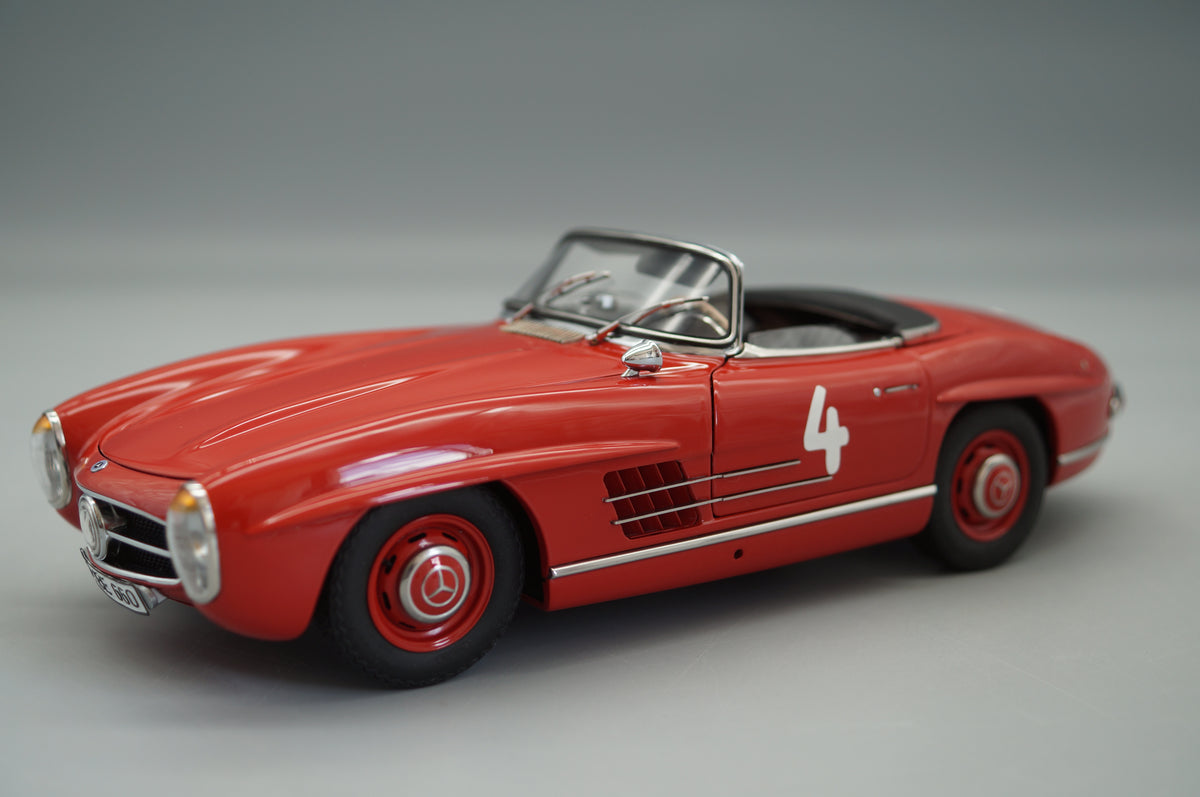 1/18 Mercedes-Benz 300 SL Roadster Rennvariante #4 Sondermodell Classic Gala Schwetzingen CMC M-296