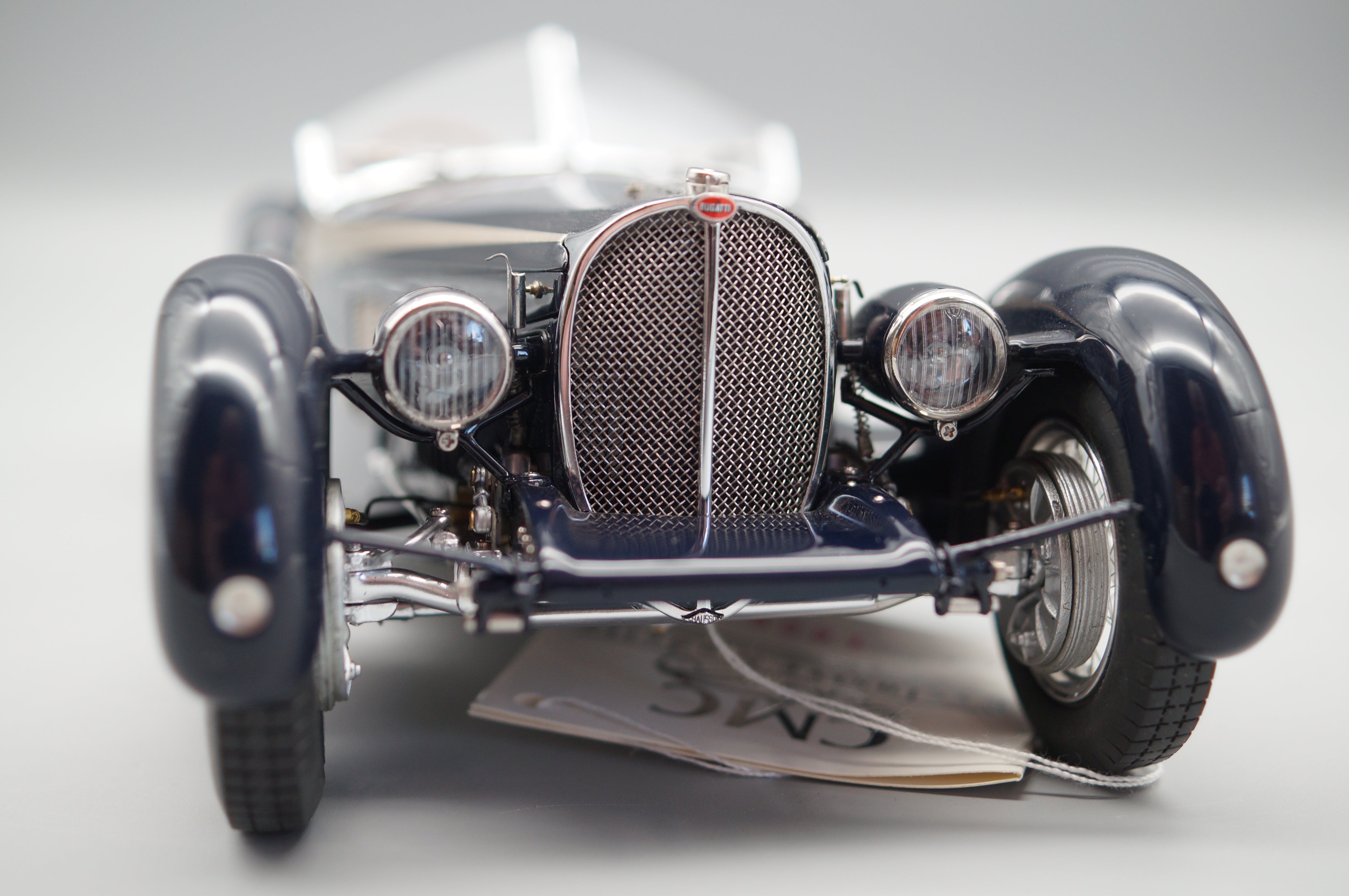 1/18 Bugatti 57 SC Corsica Roadster CMC M-106 -pre-owned- HPRF684