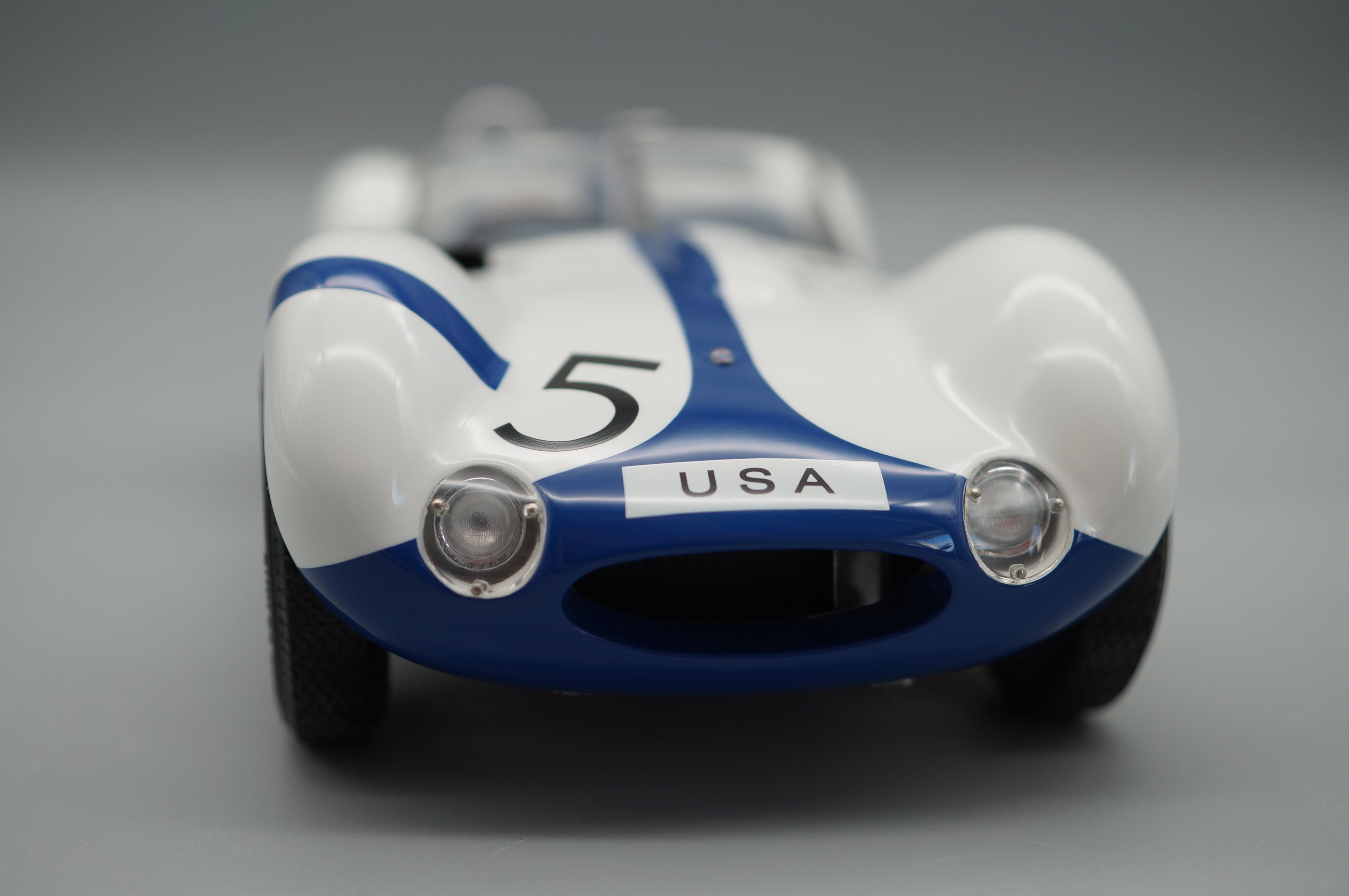 1:18 Maserati Tipo 61 Birdcage #5 CMC M-047 -pre-owned- HPRF685