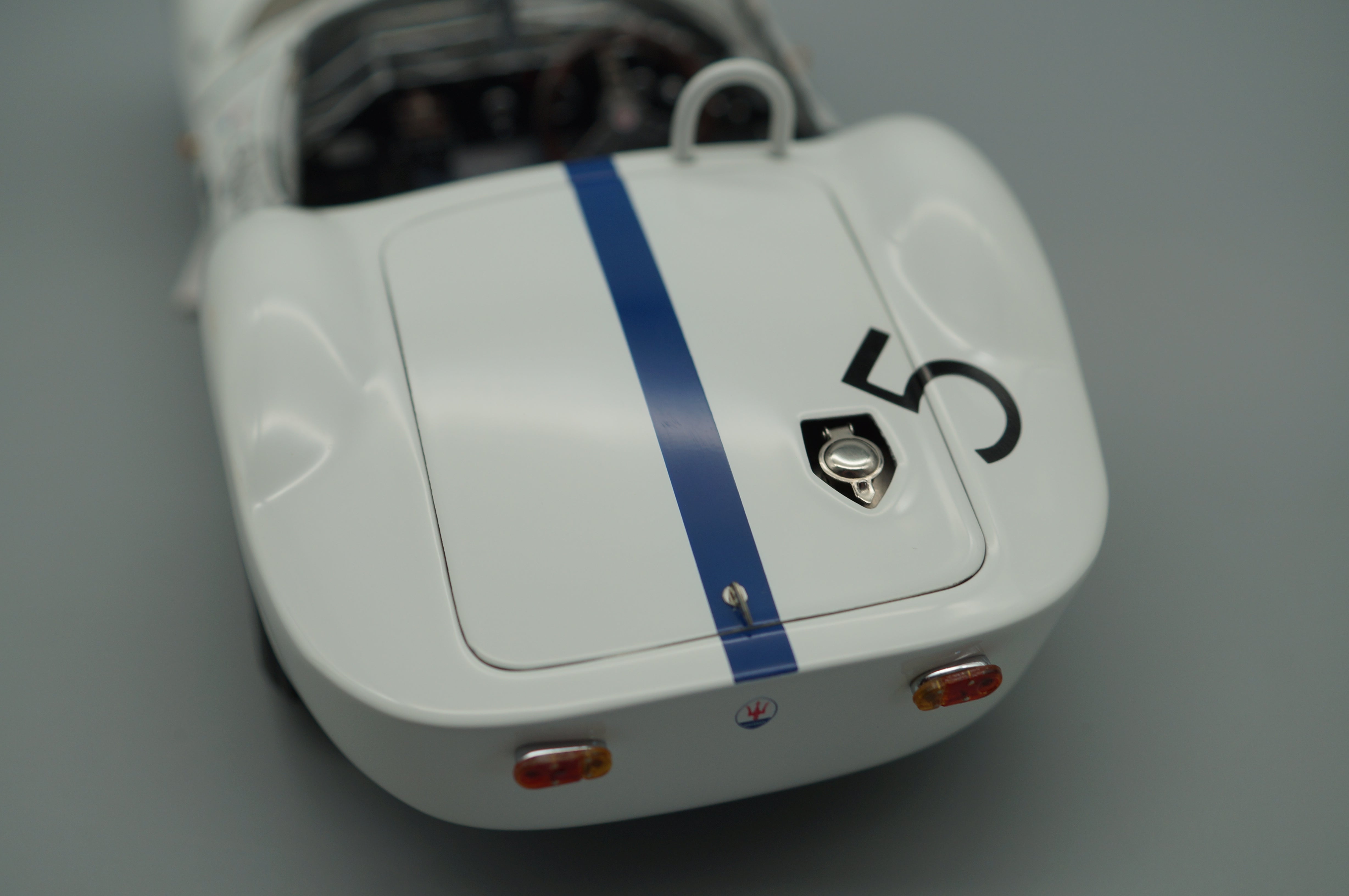 1:18 Maserati Tipo 61 Birdcage #5 CMC M-047 -pre-owned- HPRF685