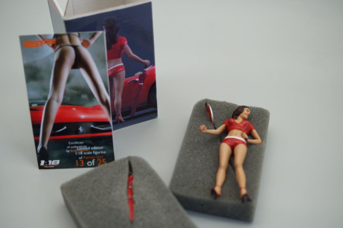 1/18 Ferrari Girl RED DRESS von SF Scale Figures #17/25 - Handarbeit - pre-owned