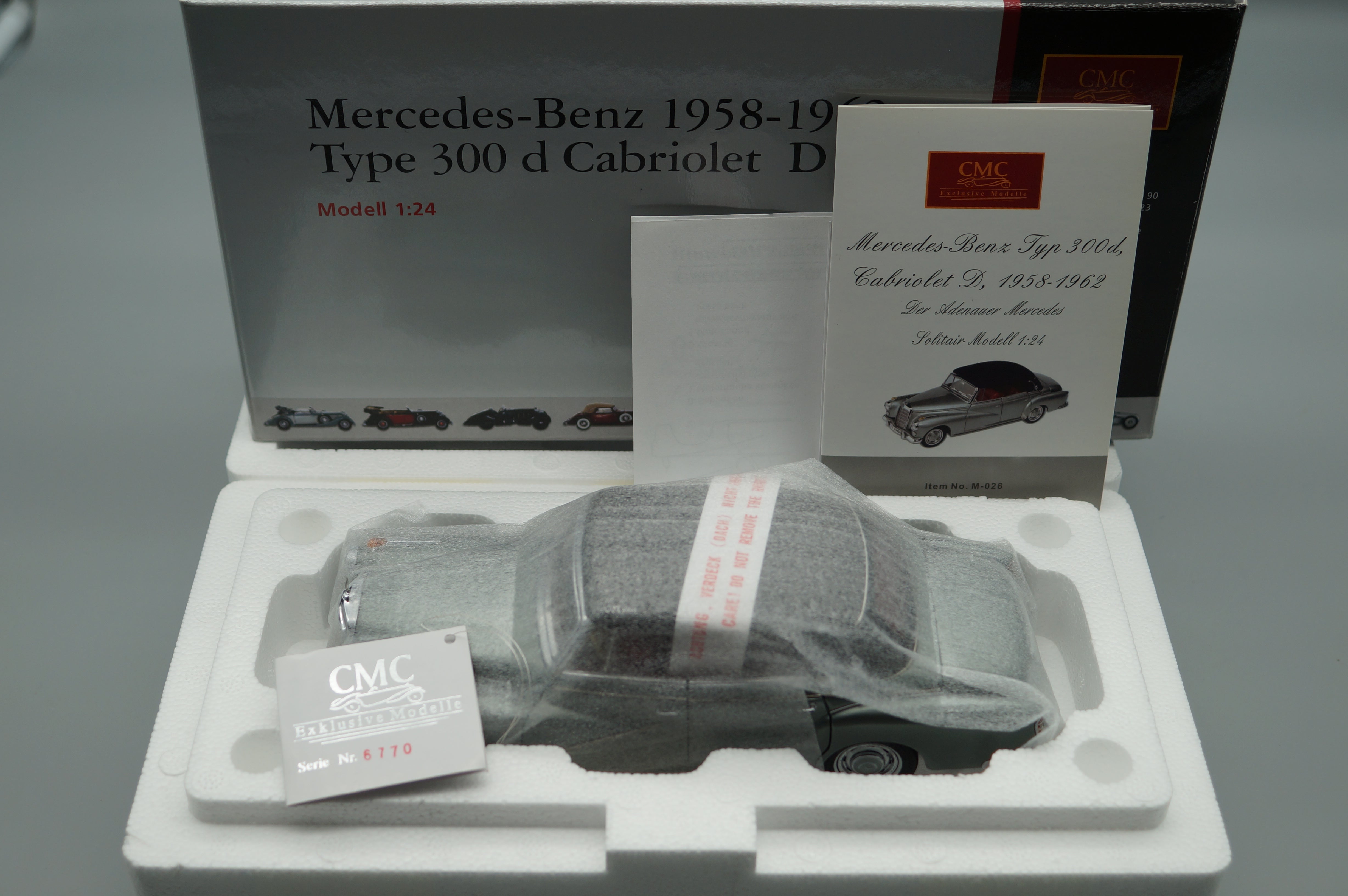1/24 Mercedes-Benz 300d Cabriolet CMC M-026