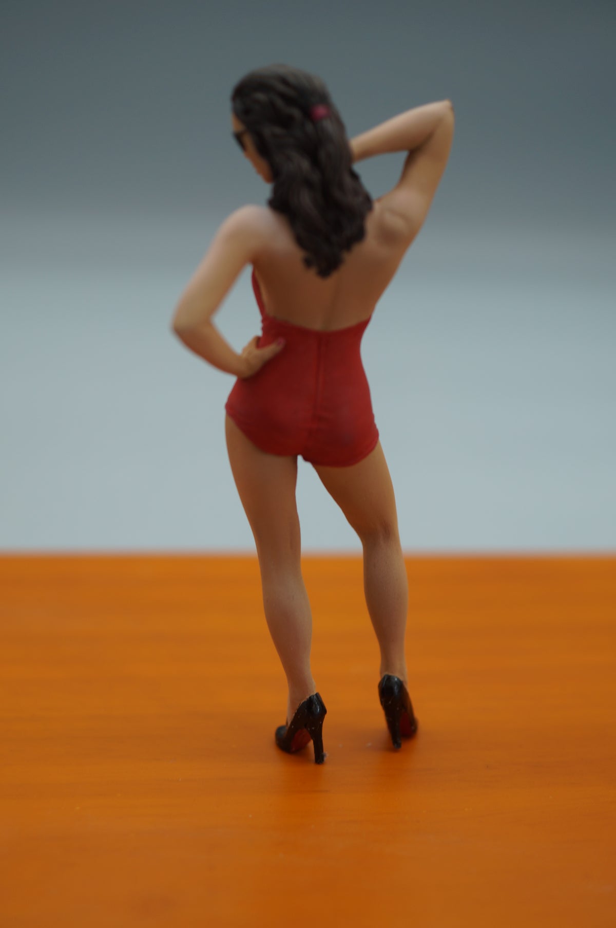 1/18 Posing Girl by SF Scale Figures - Handcrafted -