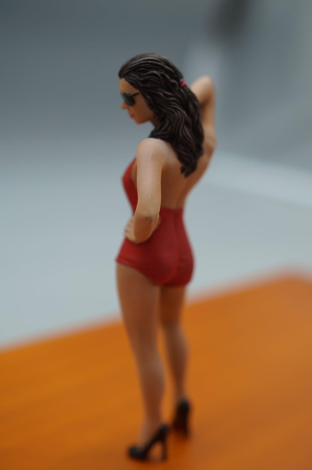 1/18 Posing Girl by SF Scale Figures - Handcrafted -