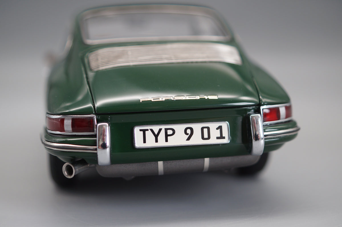 1/18 Porsche 901 Coupe irischgrün #2340/5000 CMC M-067B -pre-owned -MH324