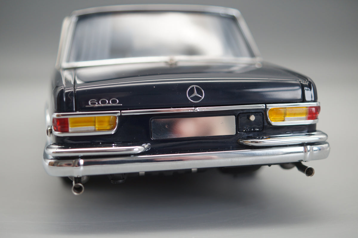 1/18 Mercedes-Benz 600 Pullman KING of ROCK’n ROLL #110/800 CMC M-218 -pre-owned- MH340
