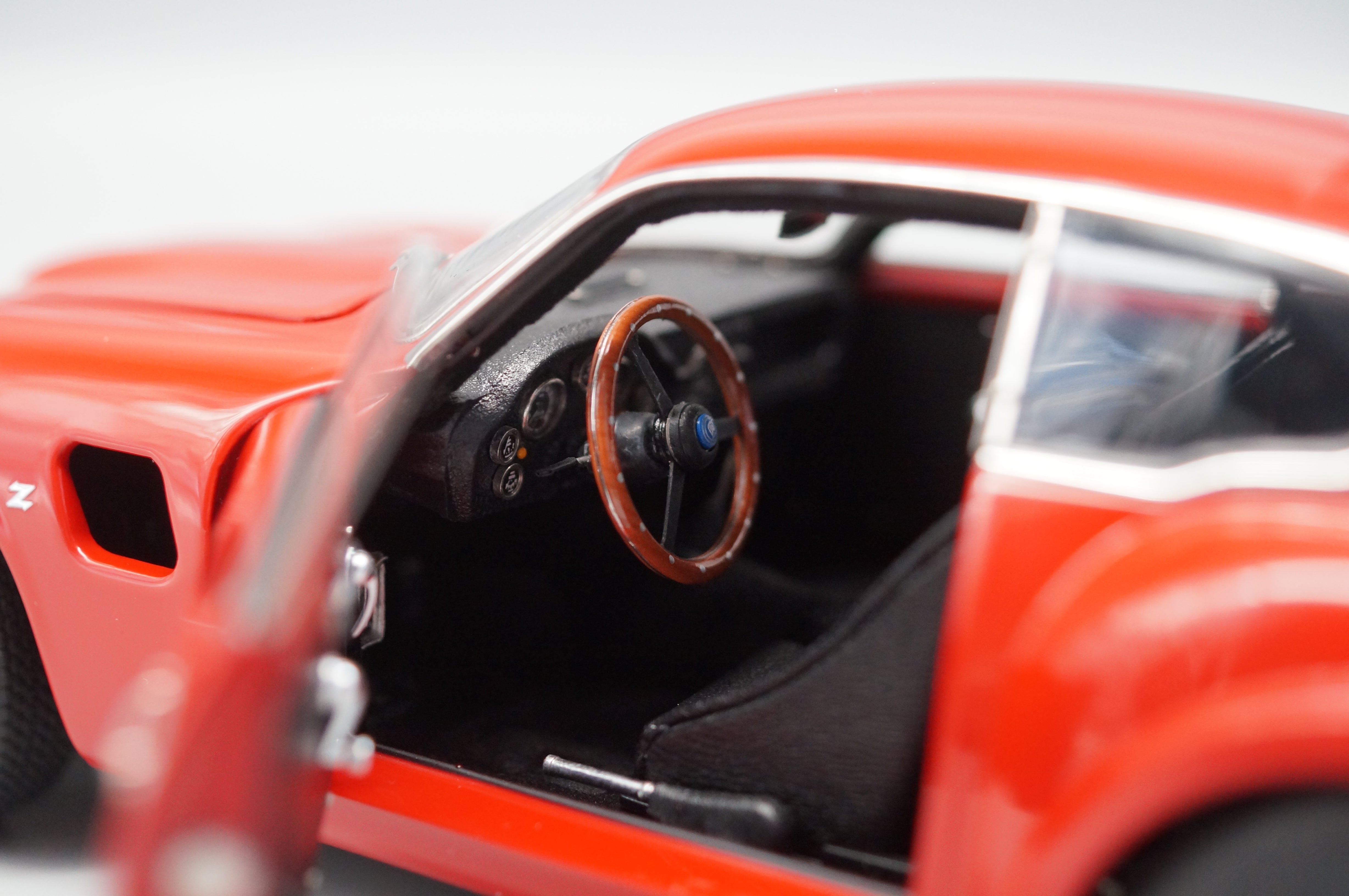 1/18 Aston Martin DB4 GT Zagato red 1961 CMC M-146 LE 1000 pcs