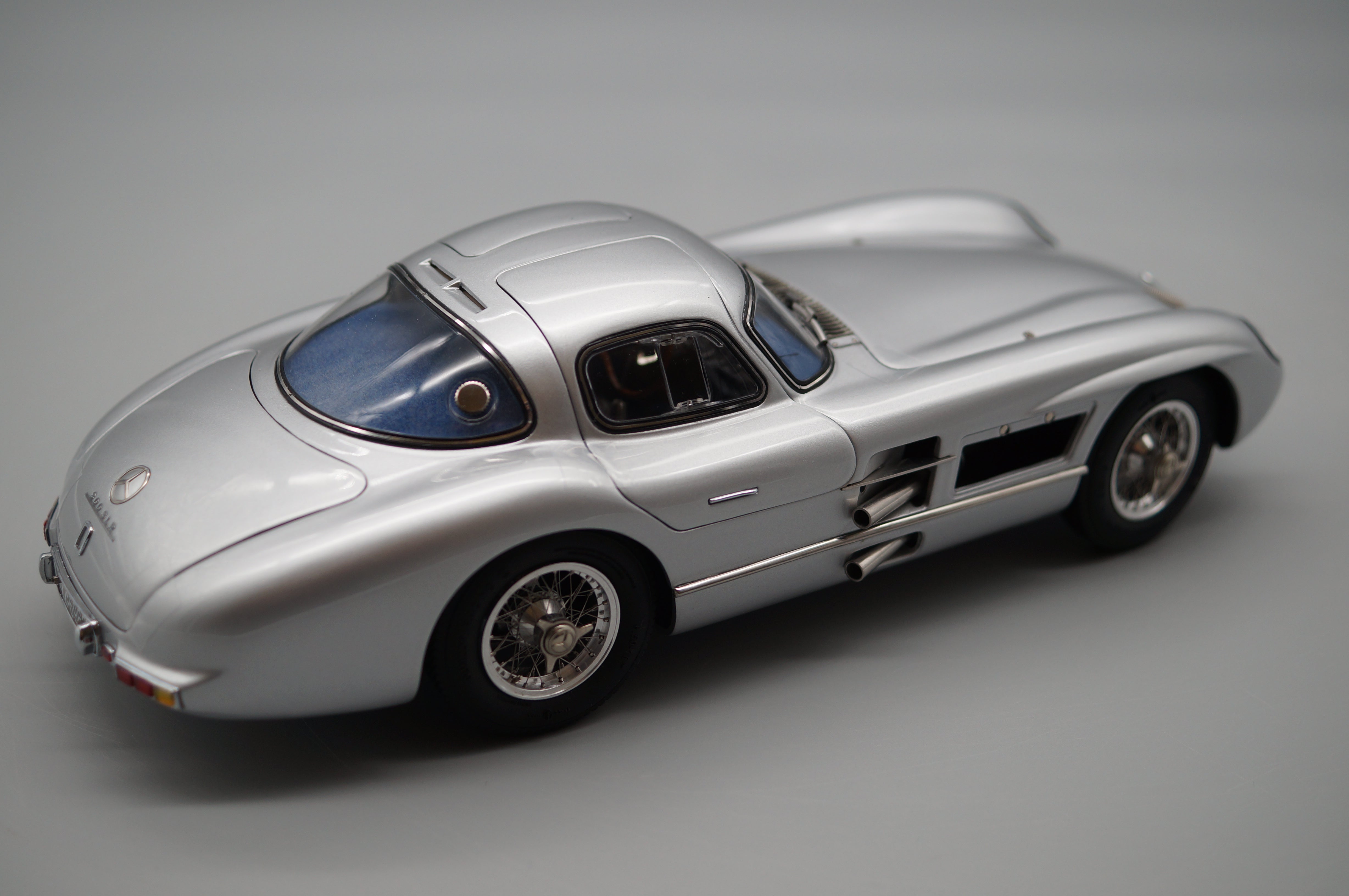 1/18 Mercedes-Benz 300 SLR Coupe 1955 Blaues Interieur CMC M-243