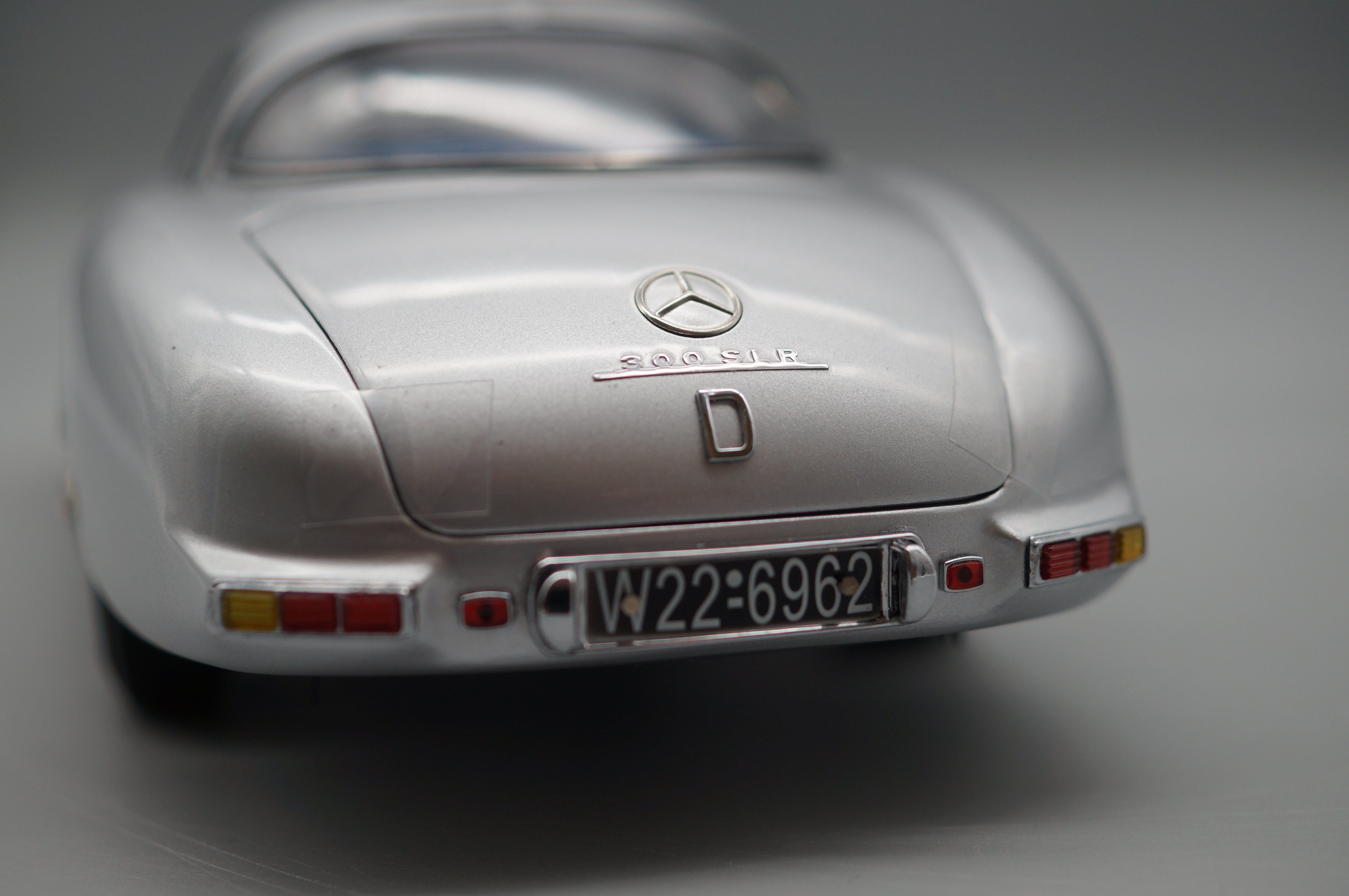 1/18 Mercedes-Benz 300 SLR Coupe 1955 Blaues Interieur CMC M-243