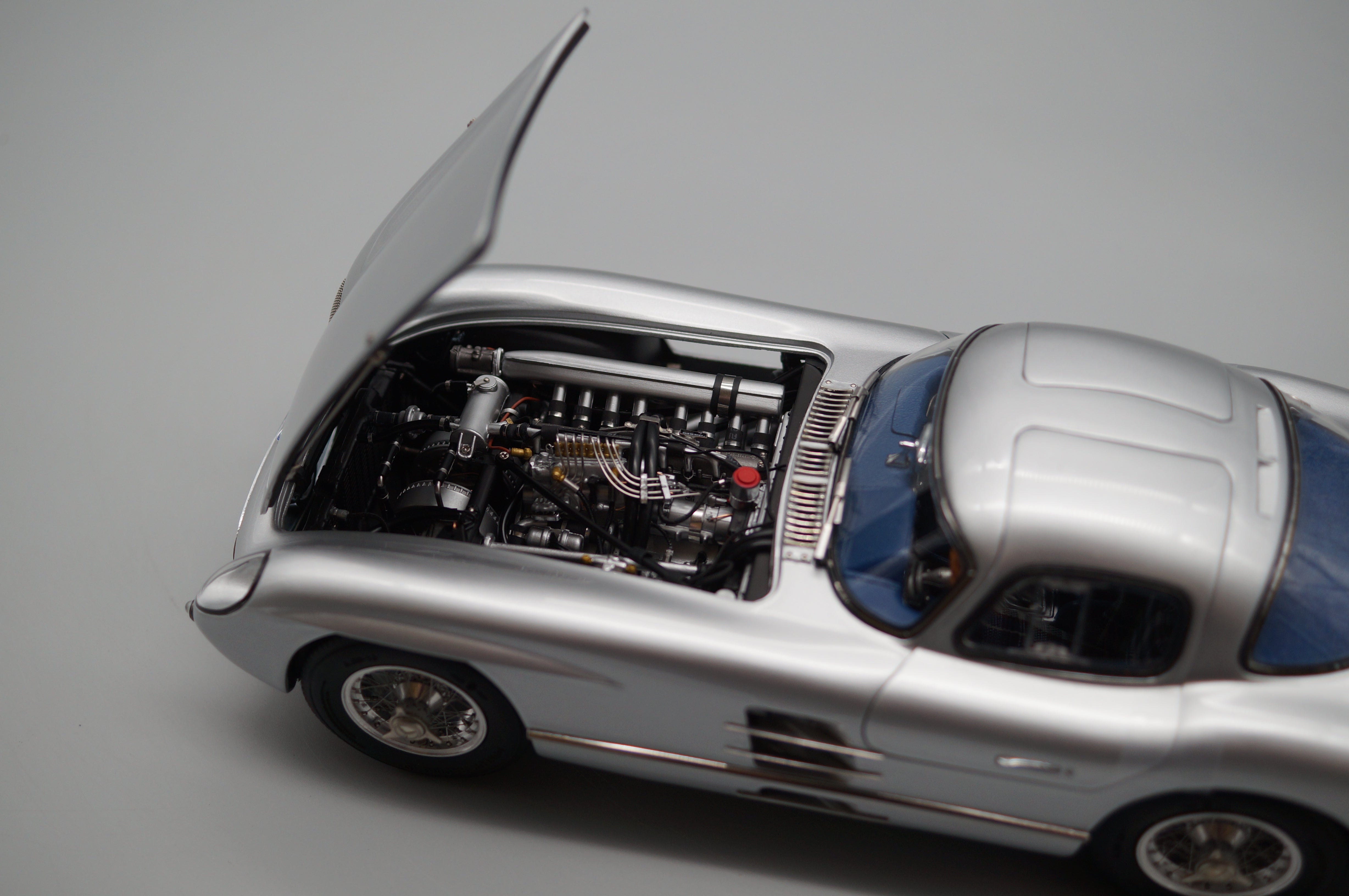 1/18 Mercedes-Benz 300 SLR Coupe 1955 Blaues Interieur CMC M-243