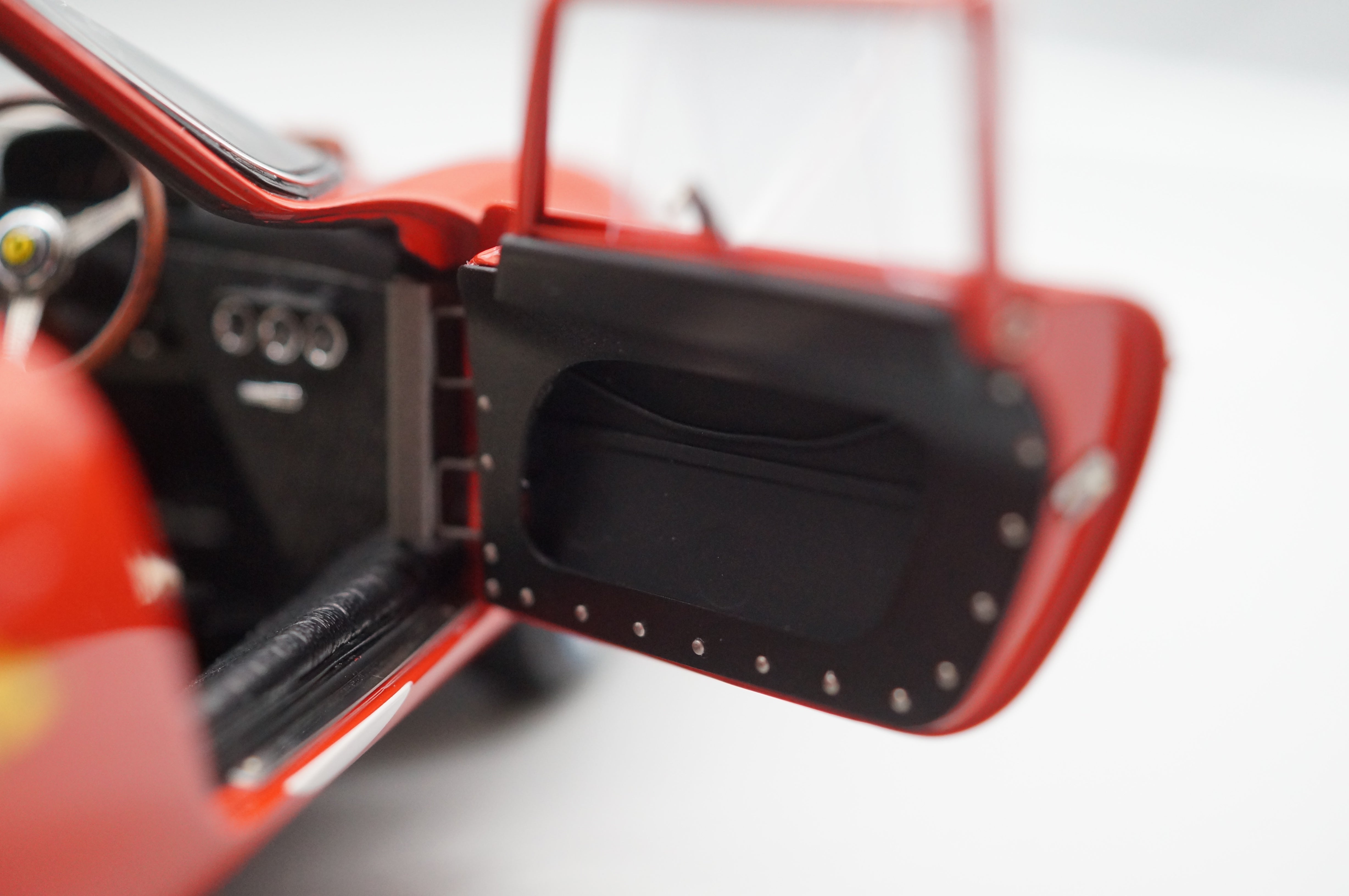 1/18 Ferrari 250 LM #21 RHD 24H Le Mans1965 Rindt/Gregory CMC M-263