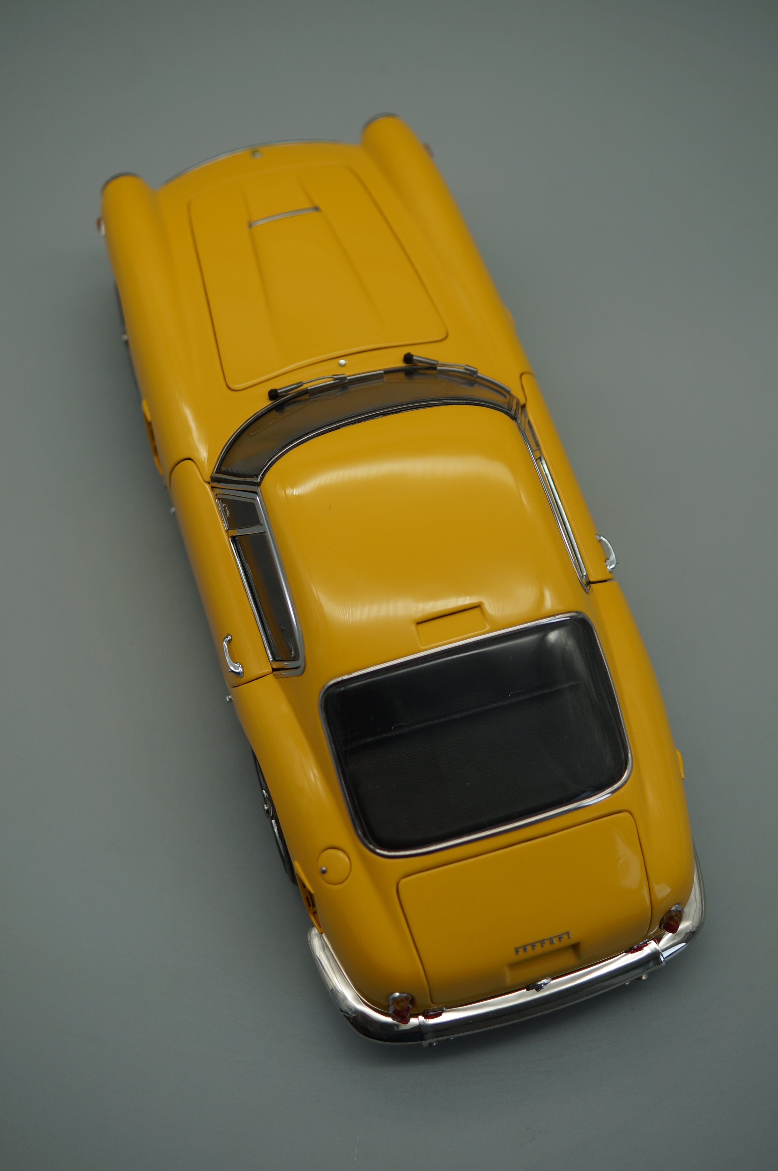 1/18 Ferrari 250 GT Berlinetta passo corto GELB #3600 CMC M-054 -pre-owned