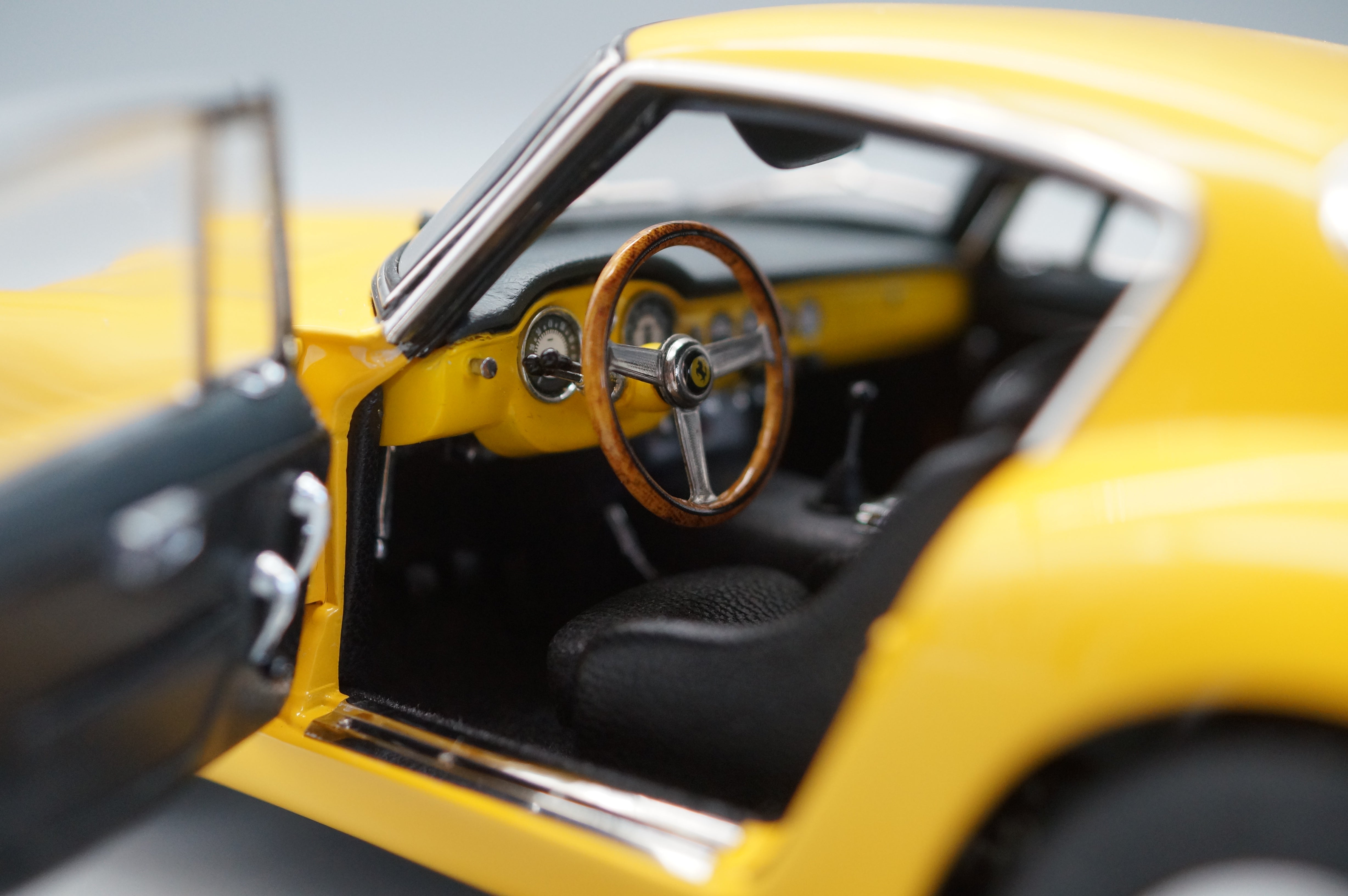 1/18 Ferrari 250 GT Berlinetta passo corto GELB #3600 CMC M-054 -pre-owned
