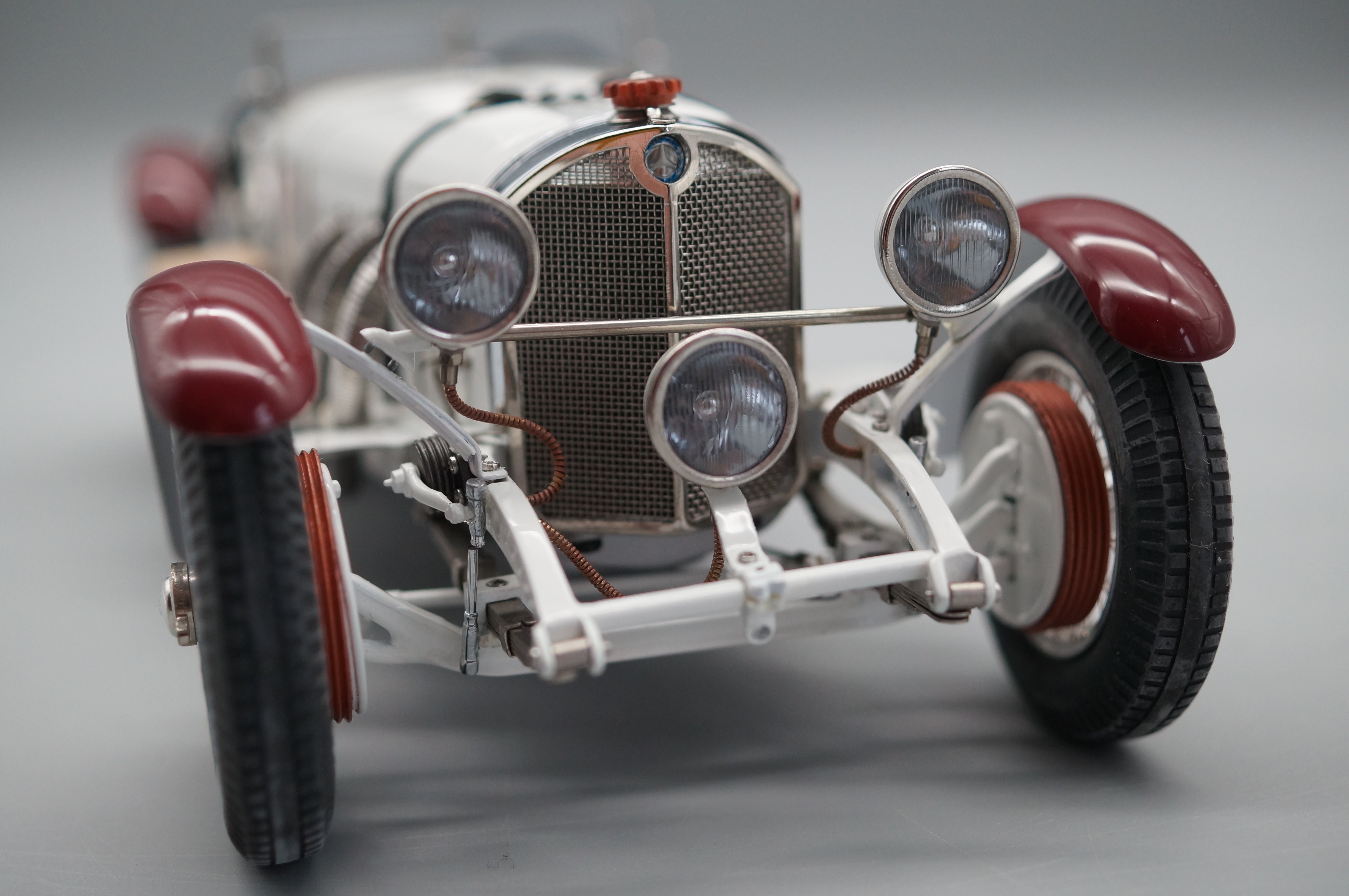 1/18 Mercedes-Benz SSKL #87 R. Caracciola Mille Miglia 1931 'The White Elephant' #5450 CMC M-055 -pre-owned-