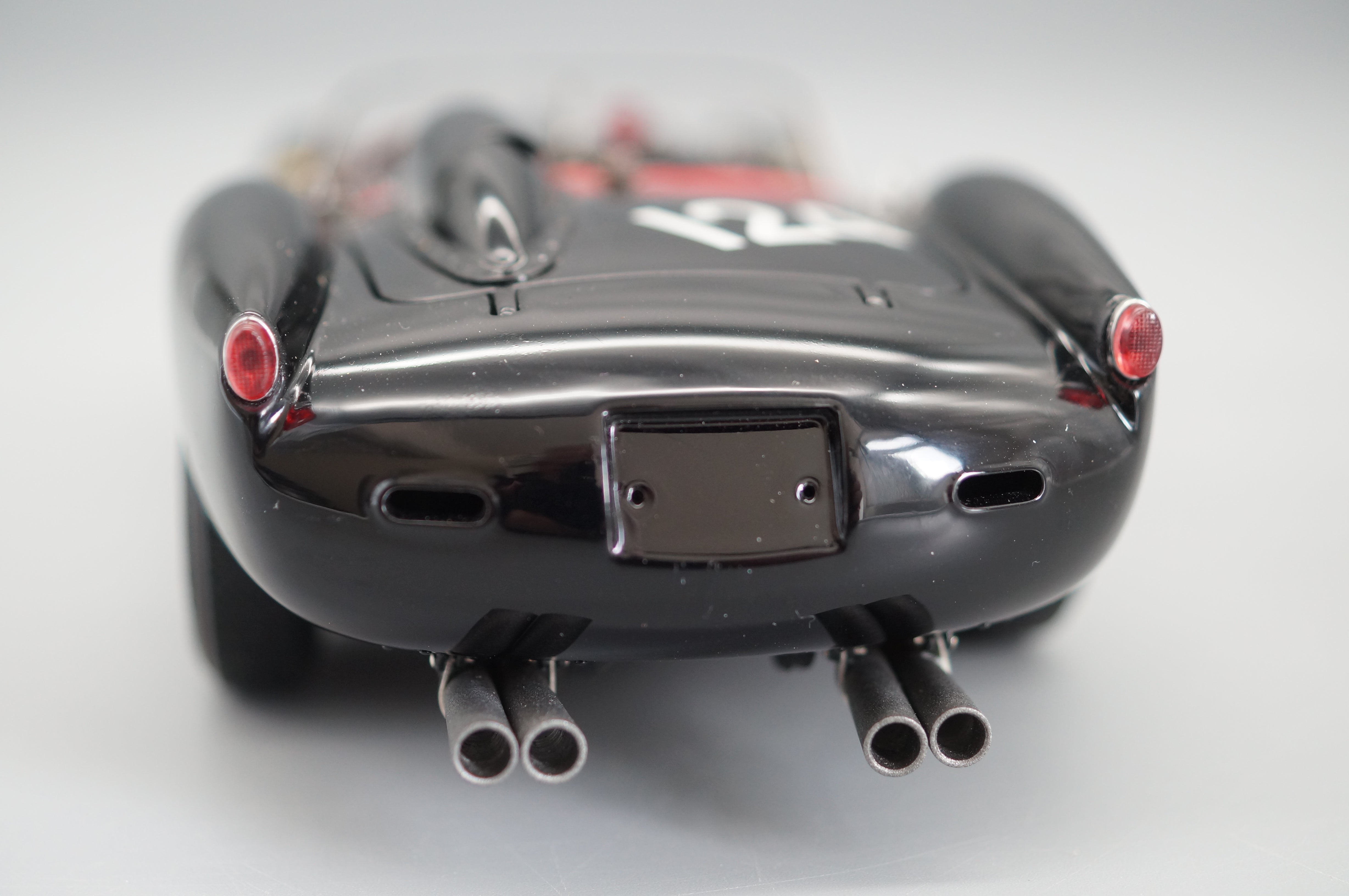 1/18 Ferrari 250 Testa Rossa #DM124 1958 (black) Limited Edition #0602/5000 pieces CMC M-081 -pre-owned-